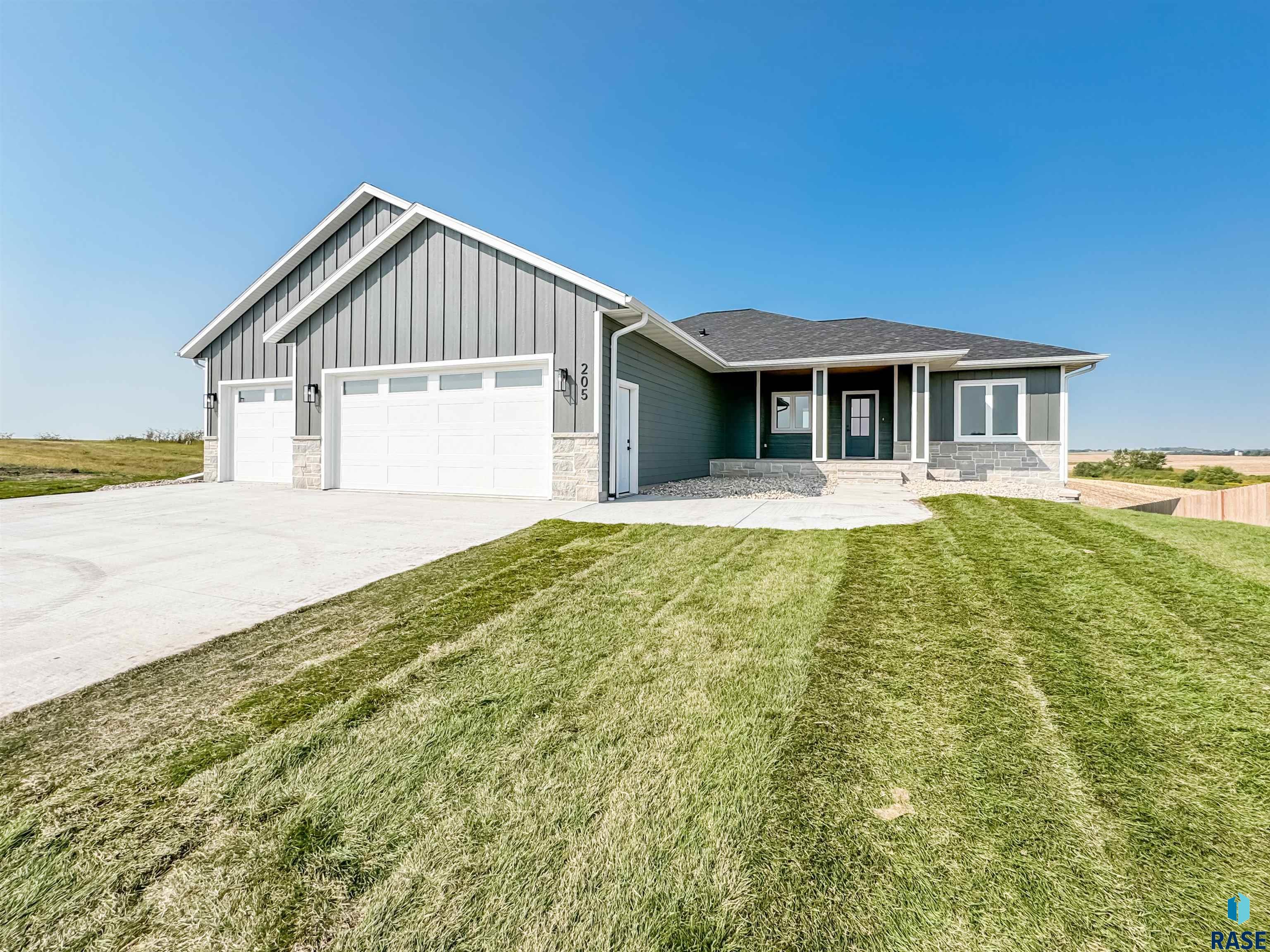 205 W Willow Trl