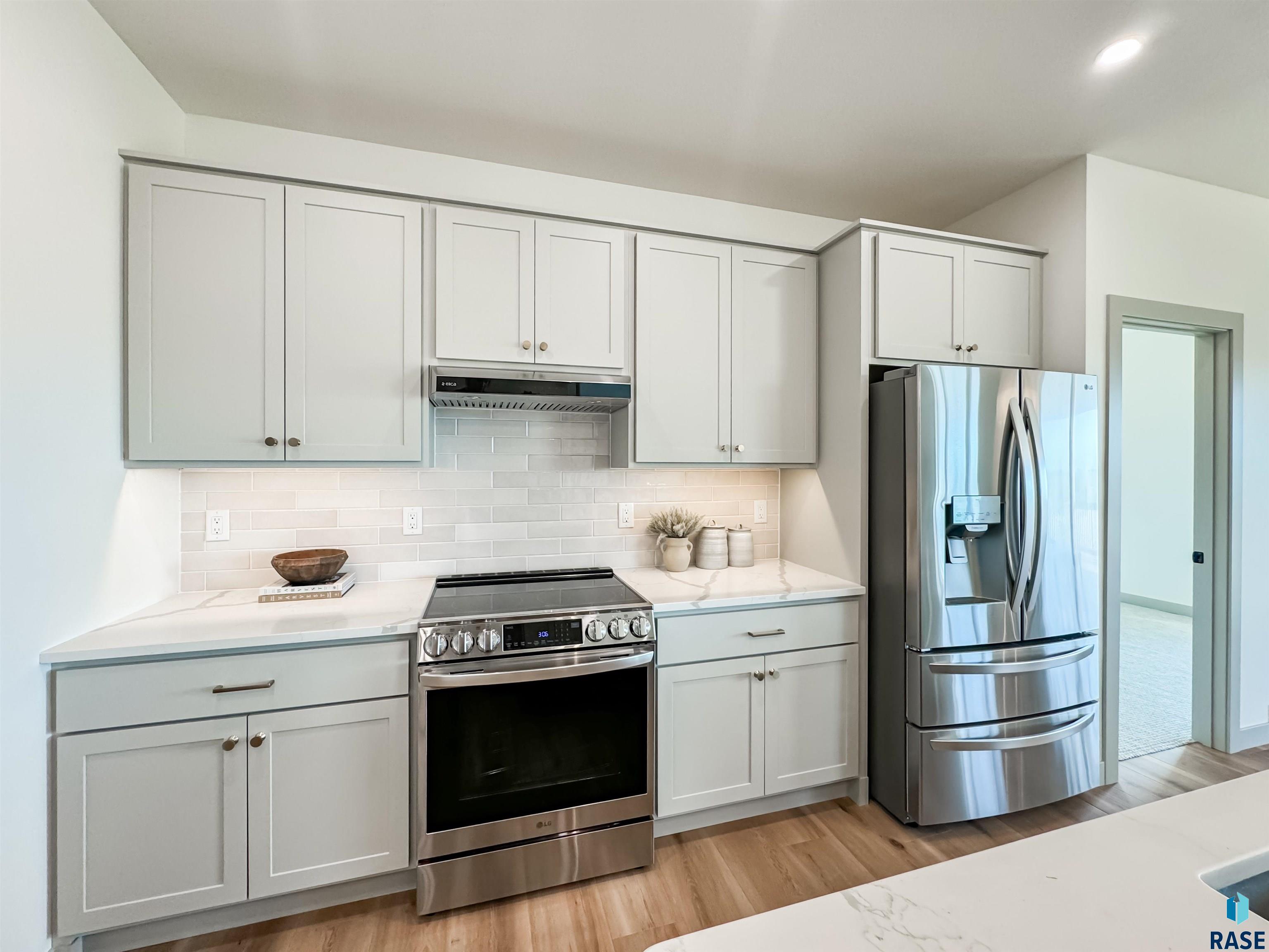 205 W Willow Trl