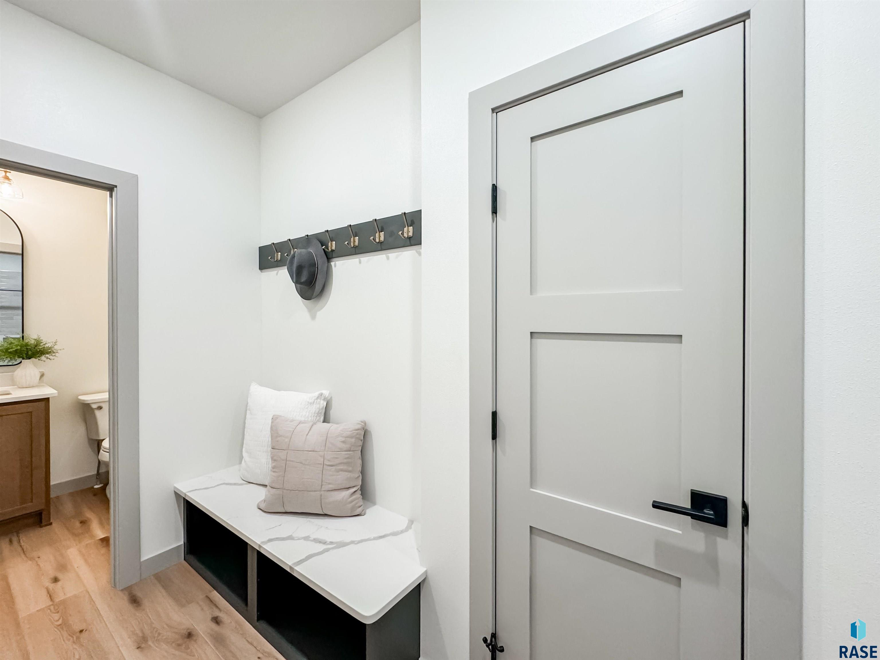 205 W Willow Trl