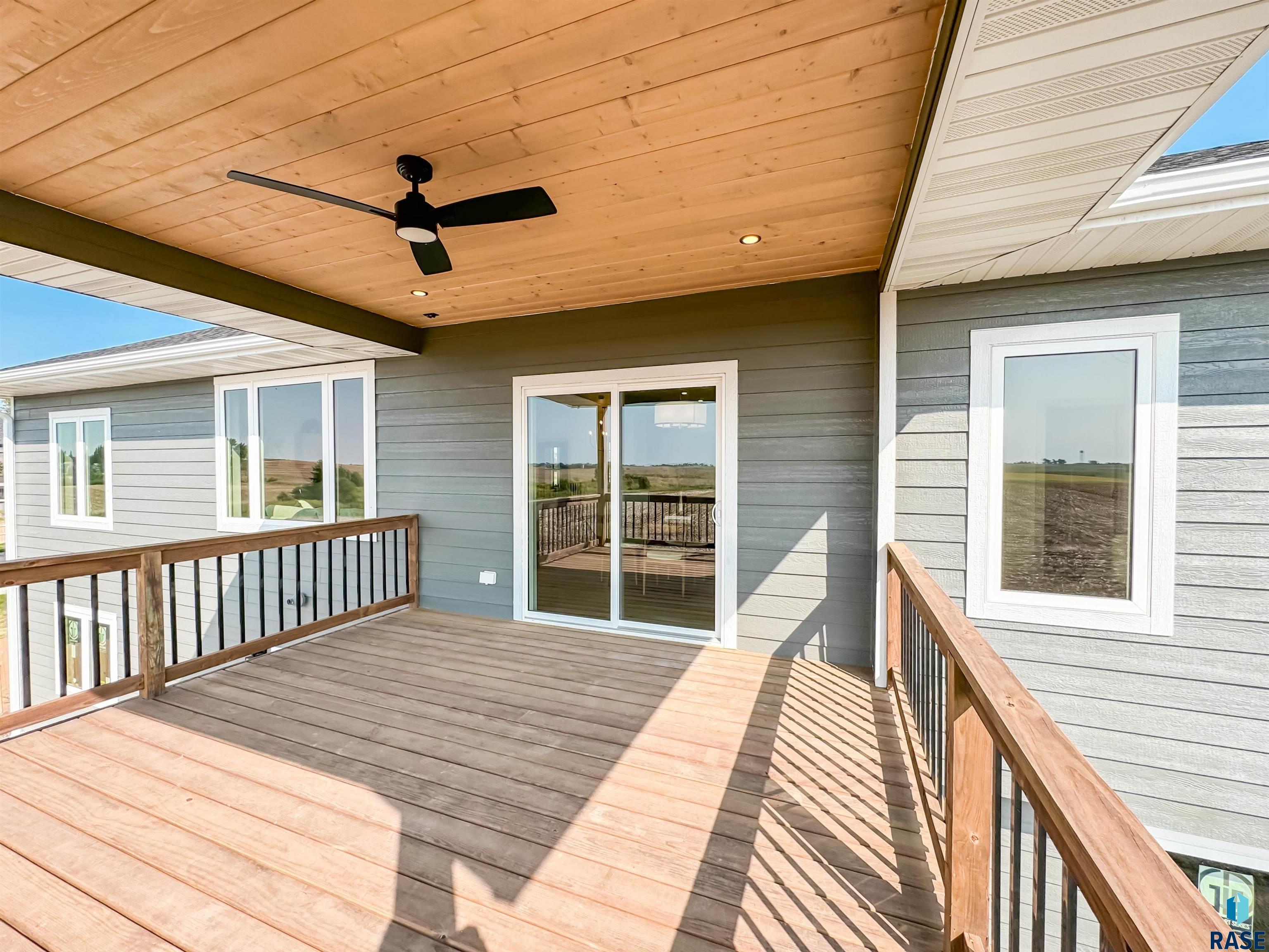 205 W Willow Trl