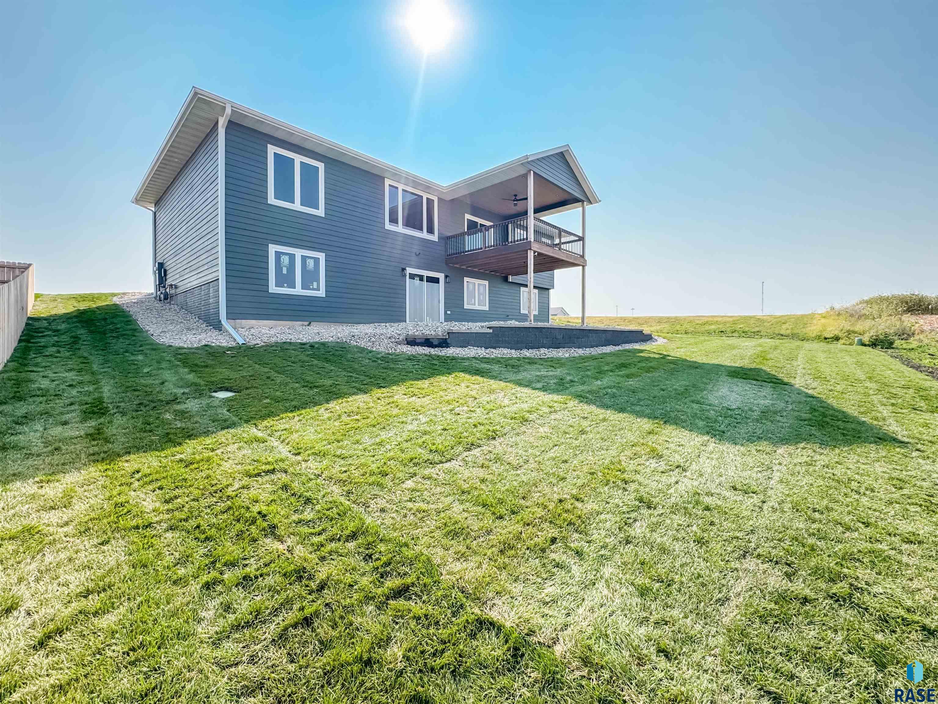 205 W Willow Trl