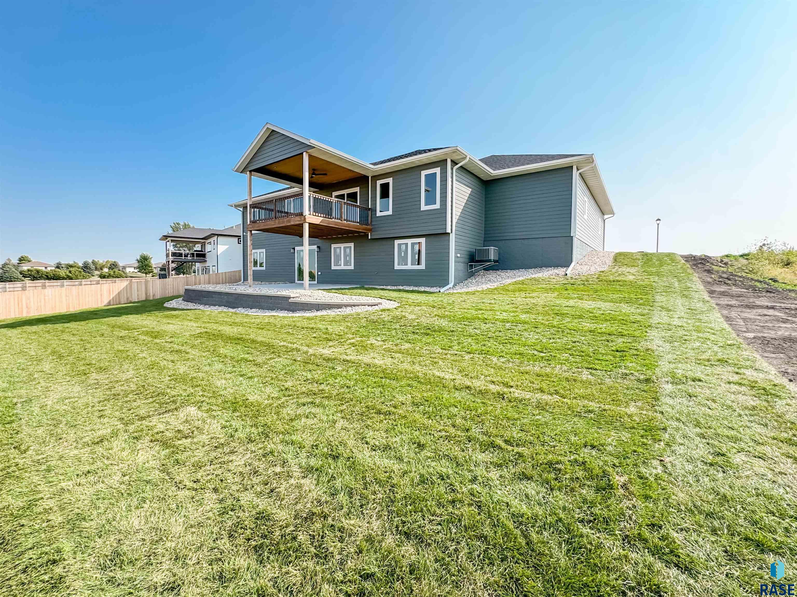 205 W Willow Trl