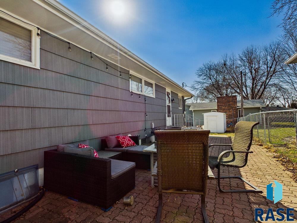 2408 E 16th St