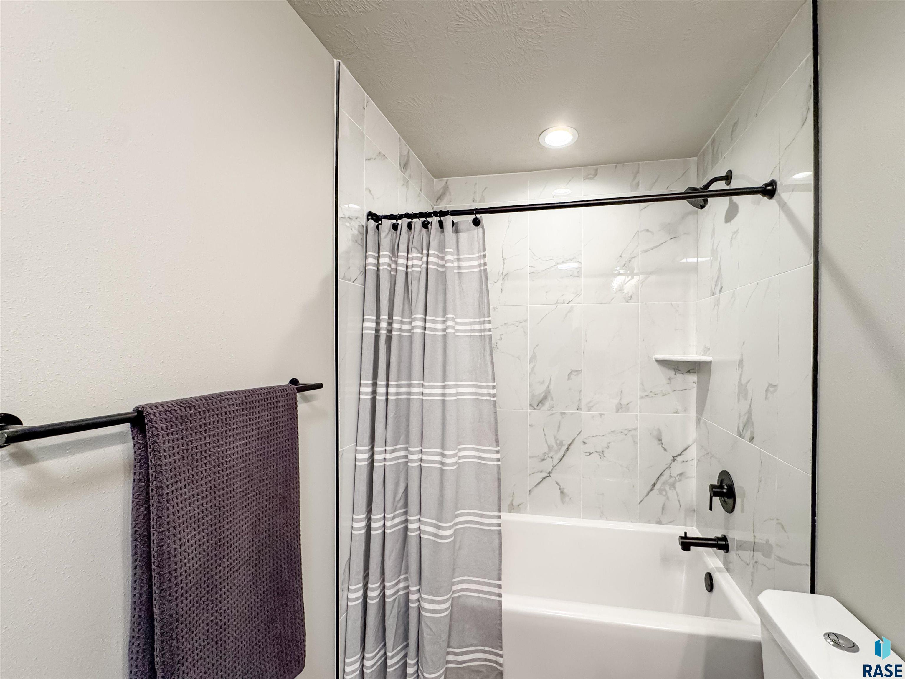 504 Opal Ln