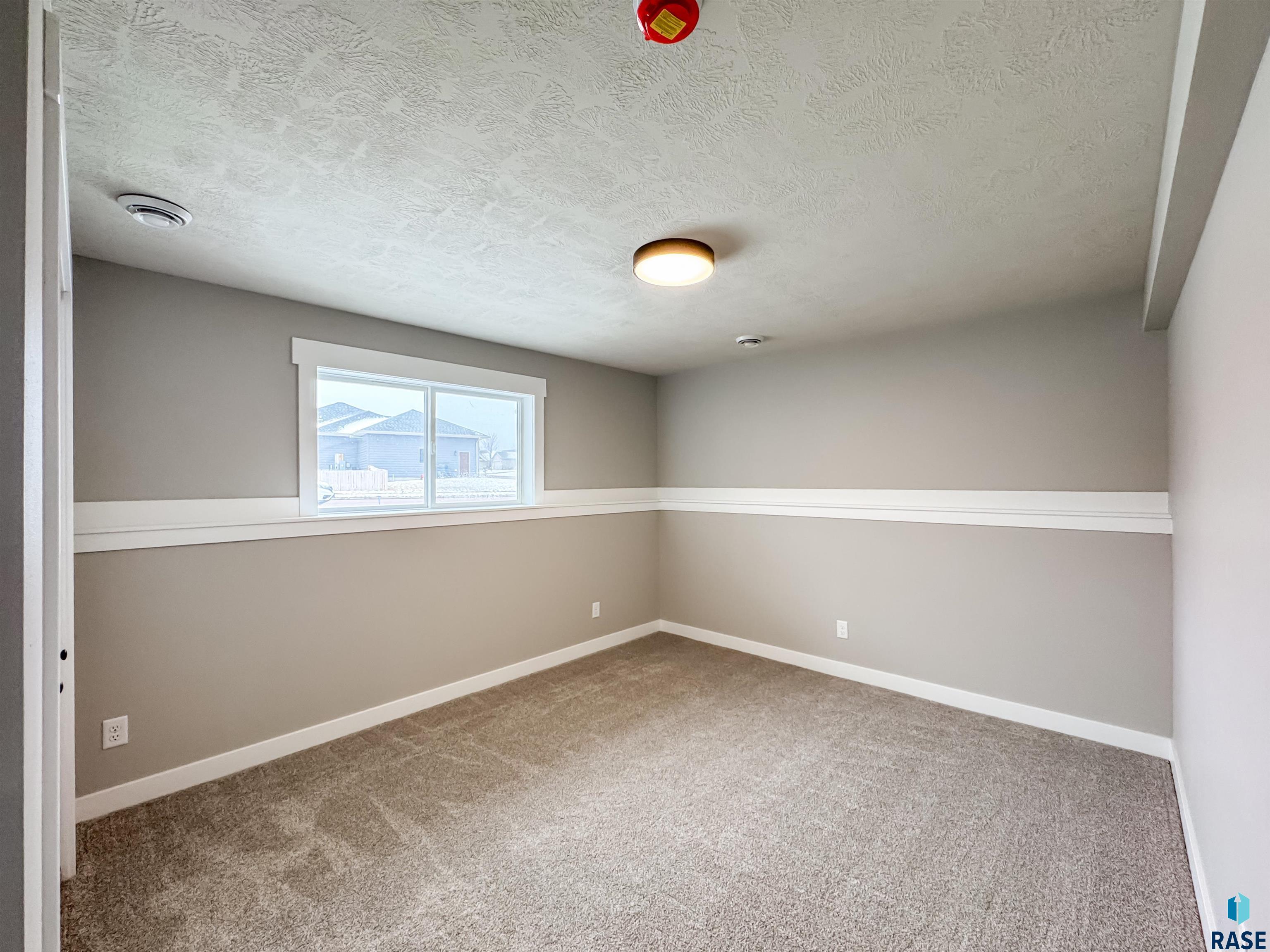 504 Opal Ln