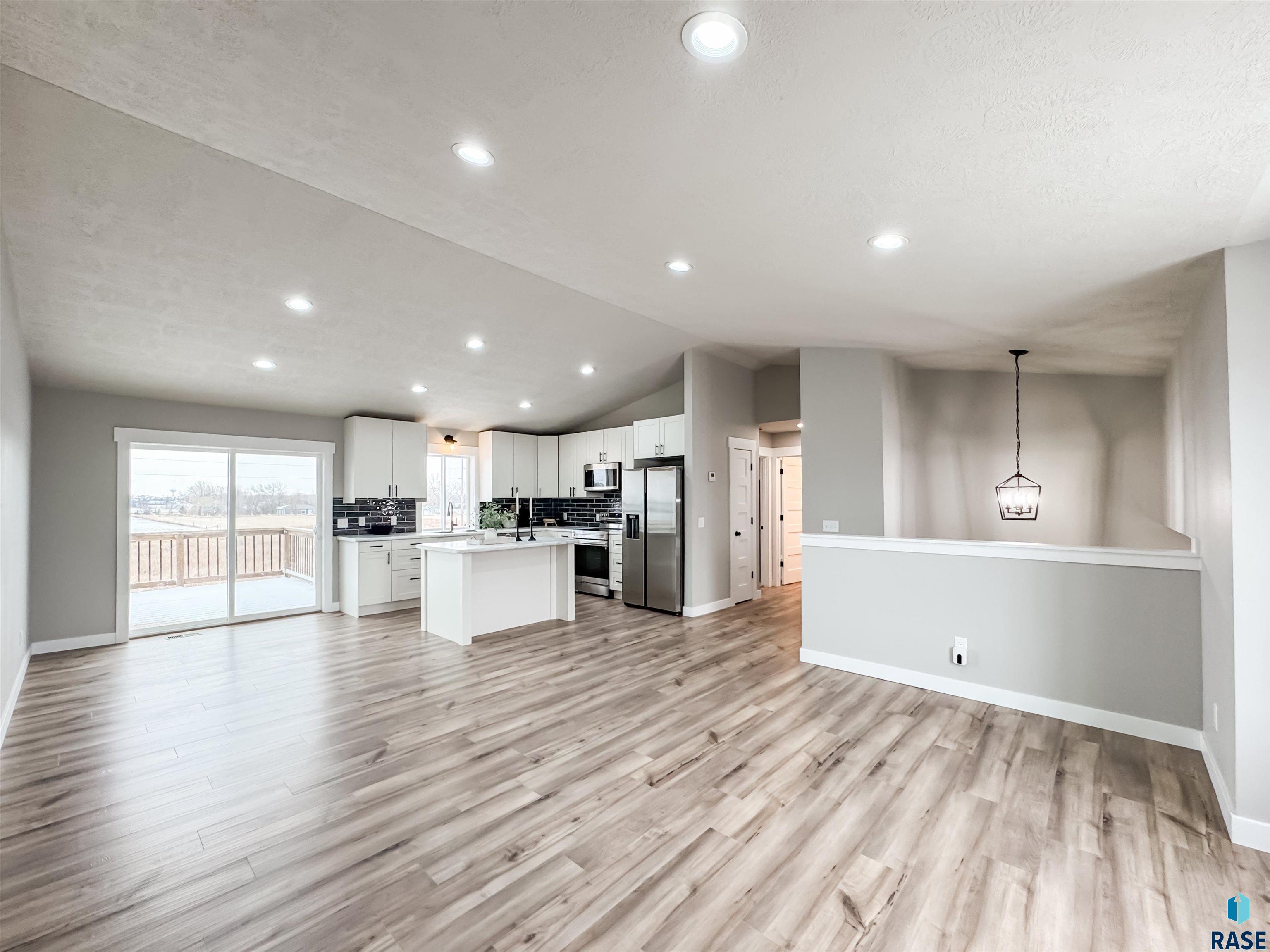 504 Opal Ln