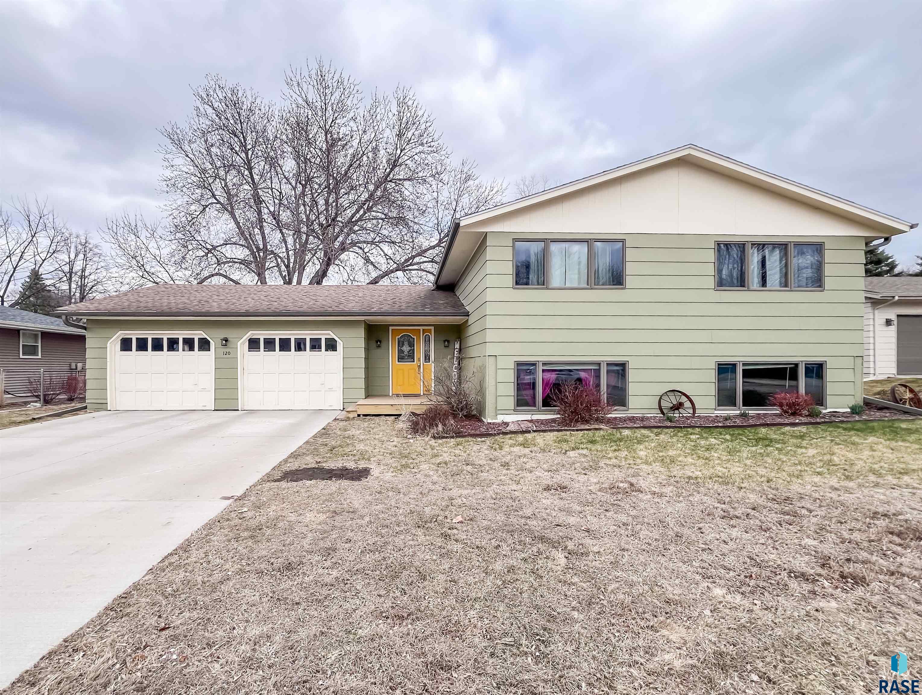 120 S Yellowstone Dr