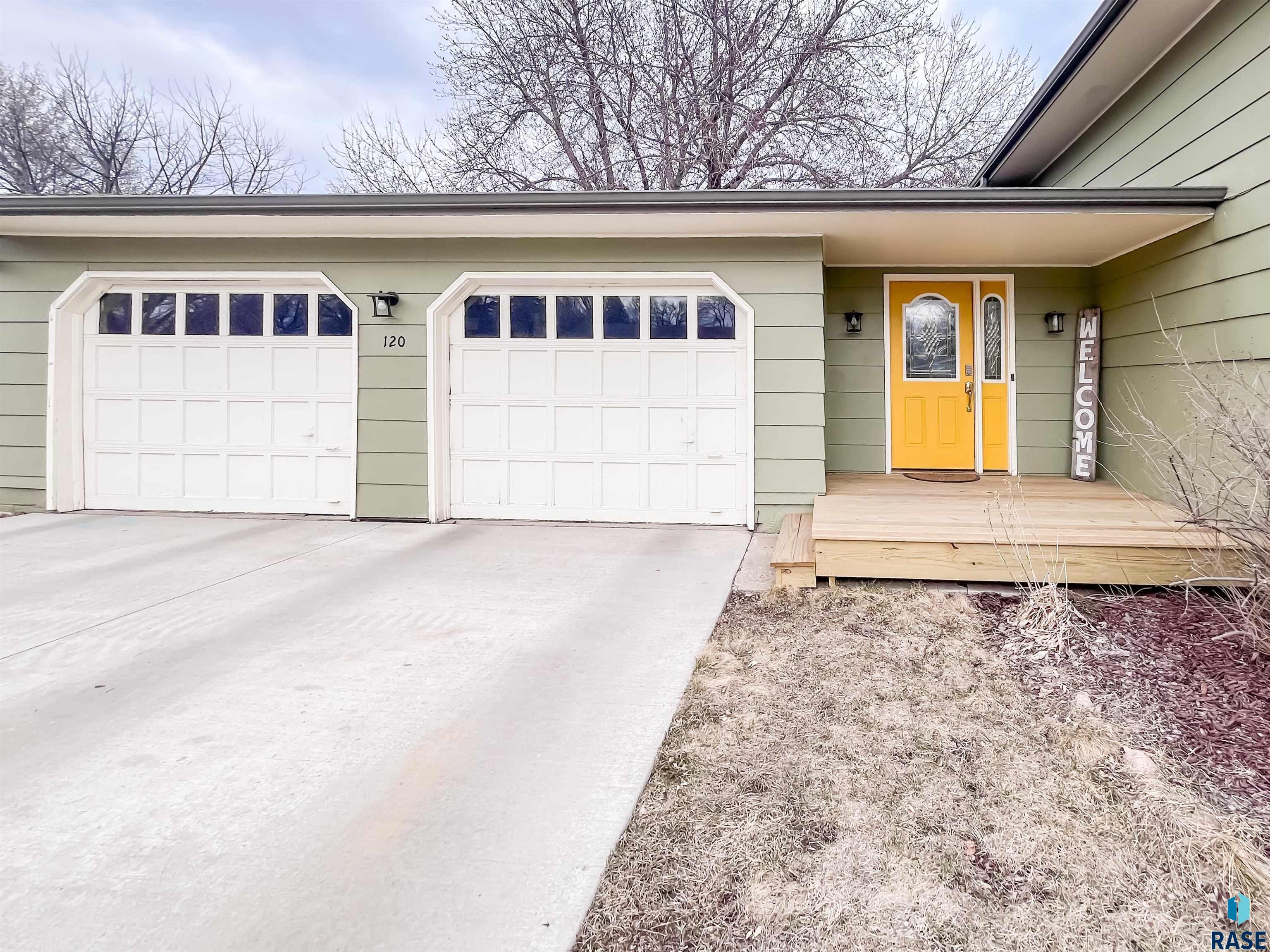 120 S Yellowstone Dr