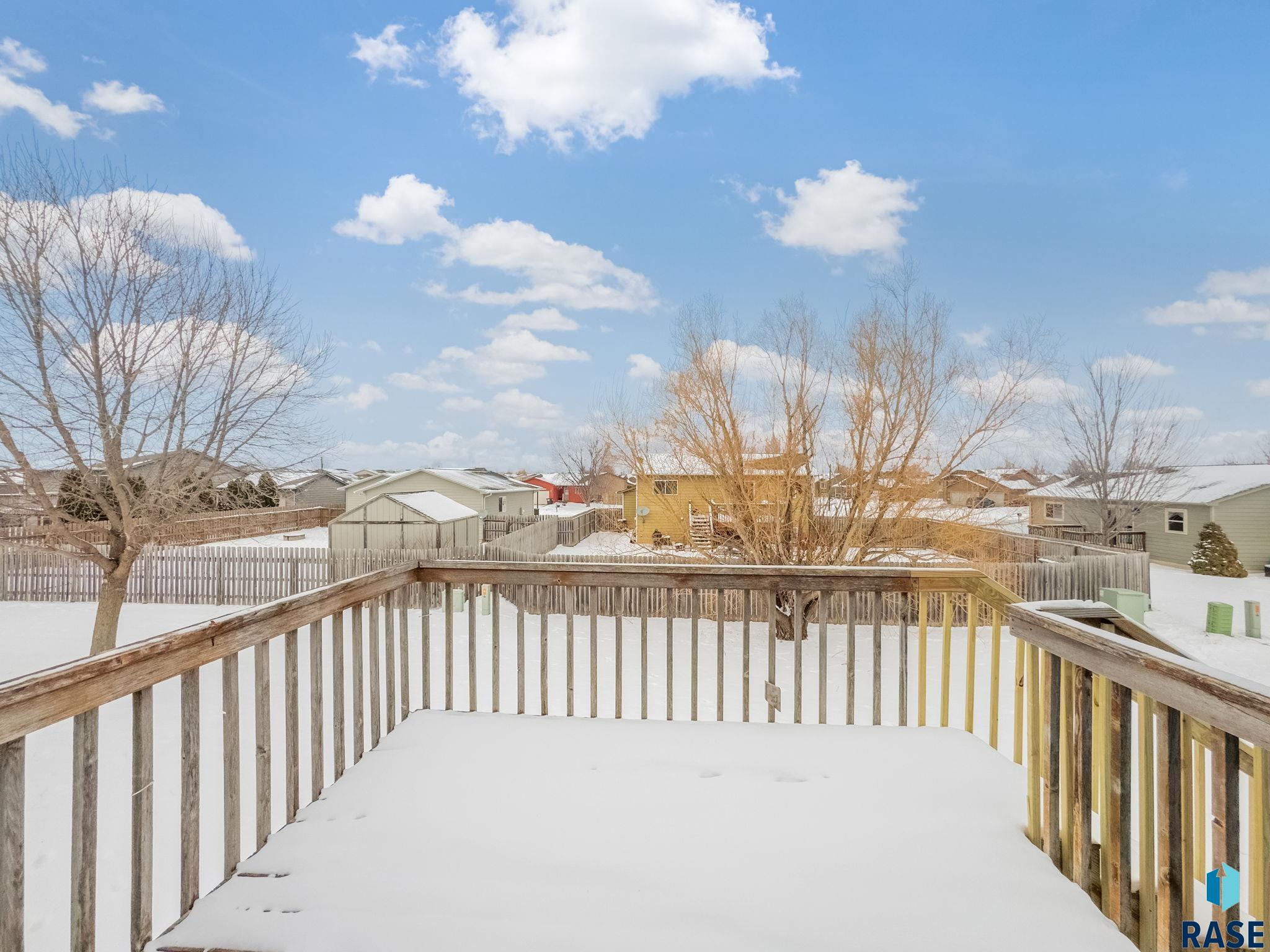 804 Lois Ln