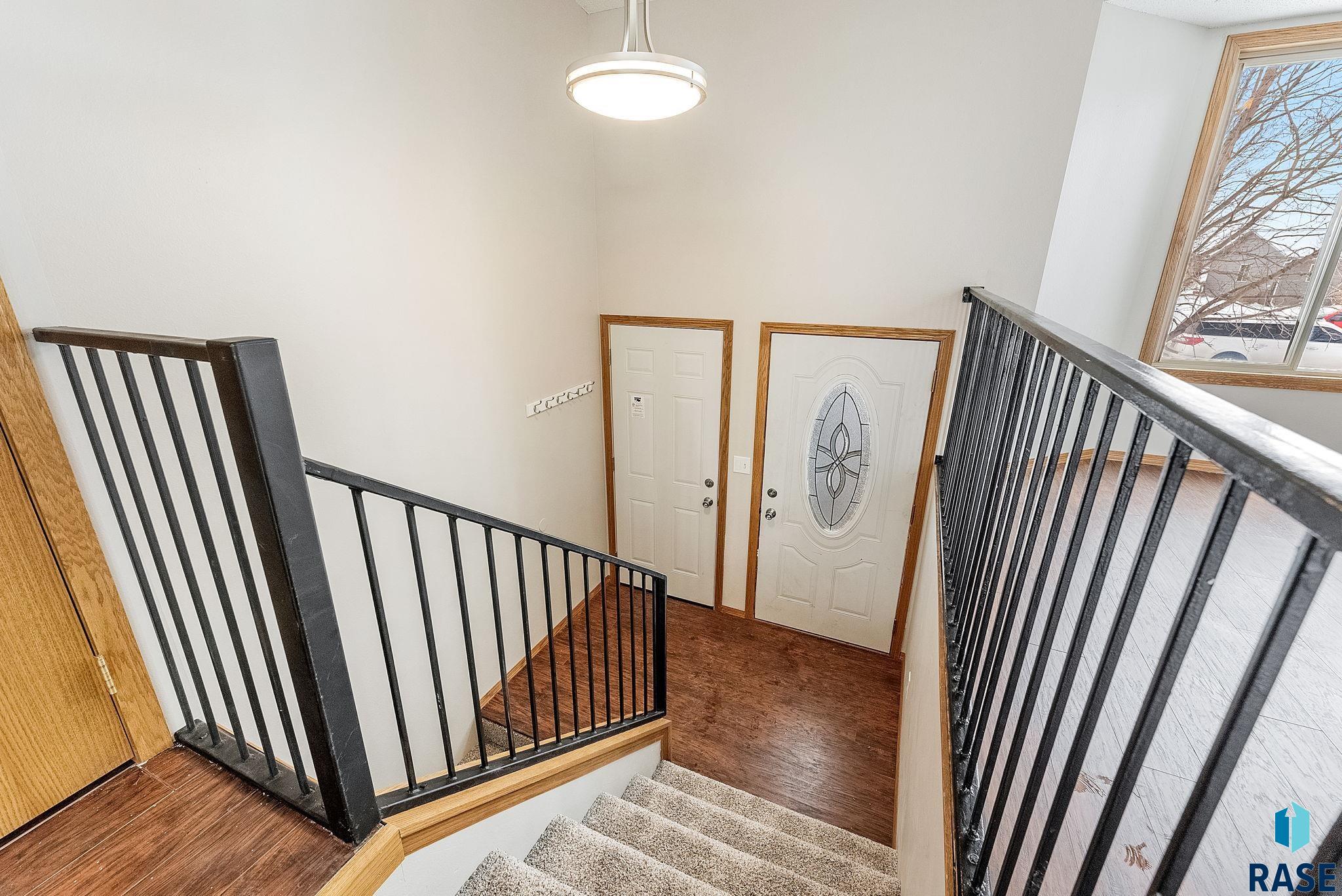 804 Lois Ln