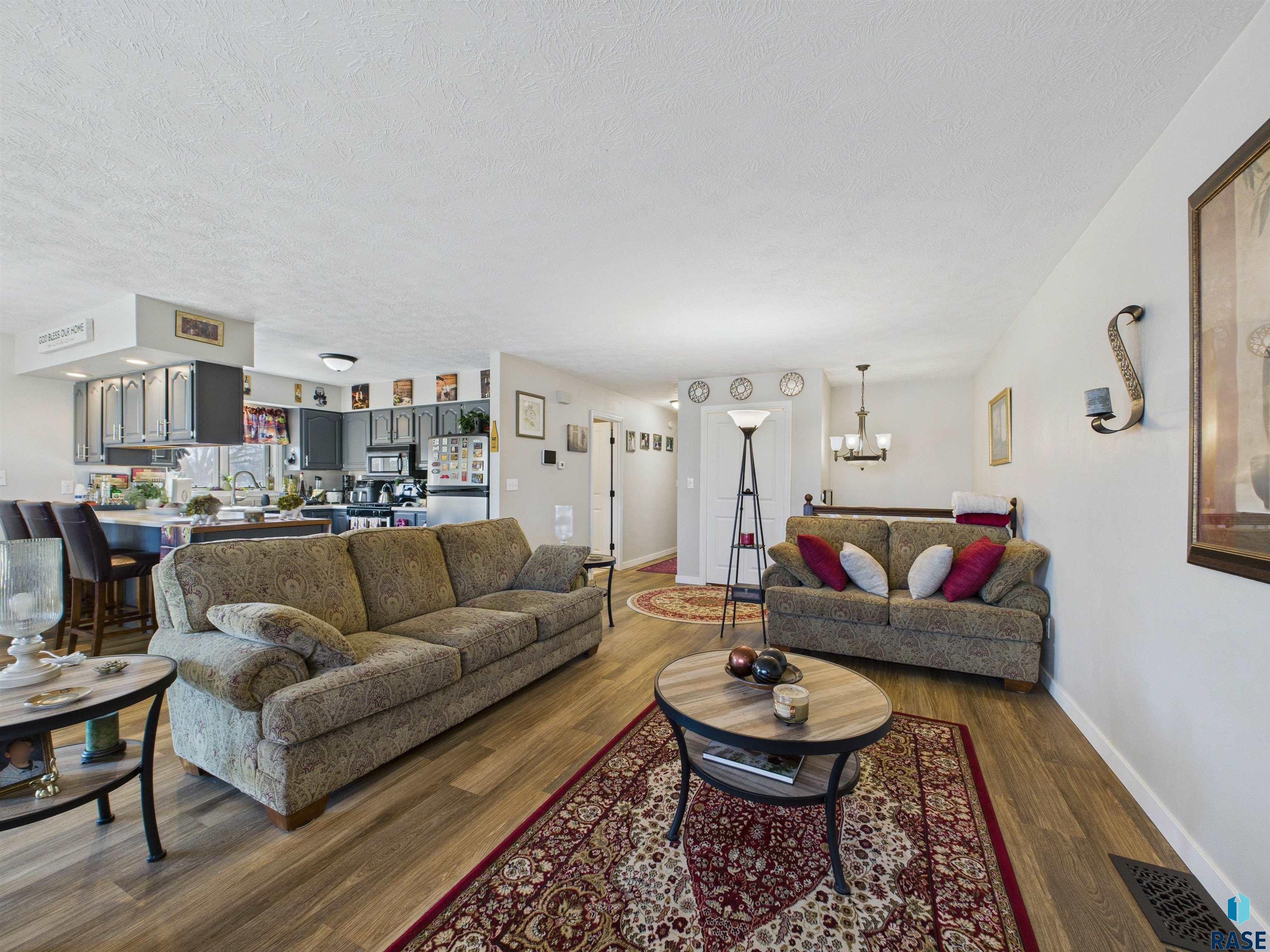 6200 W Oscar Howe Cir