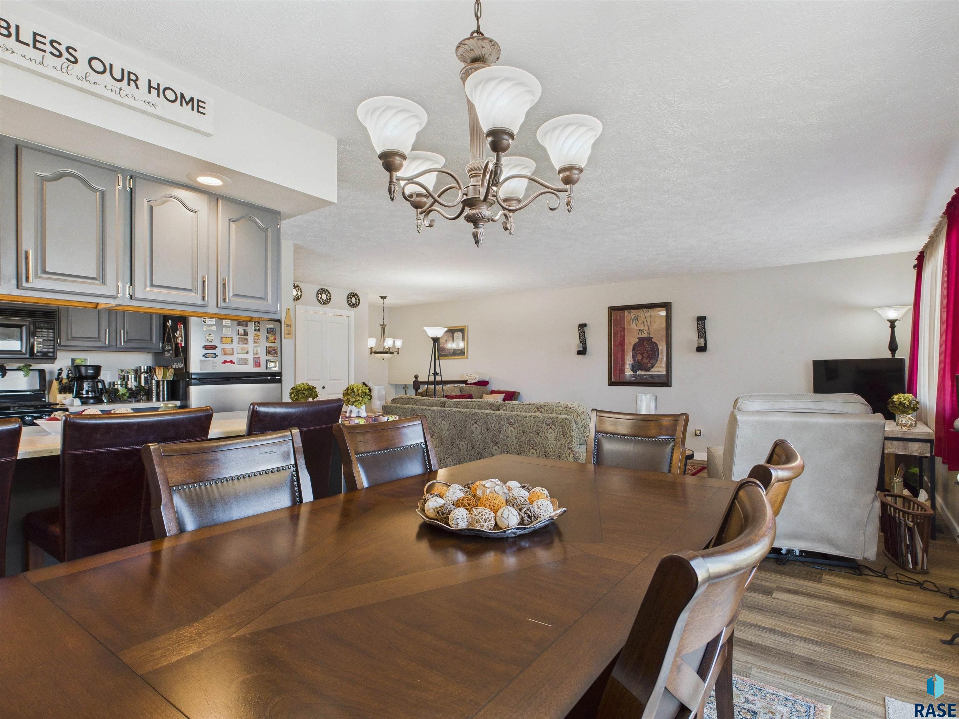 6200 W Oscar Howe Cir