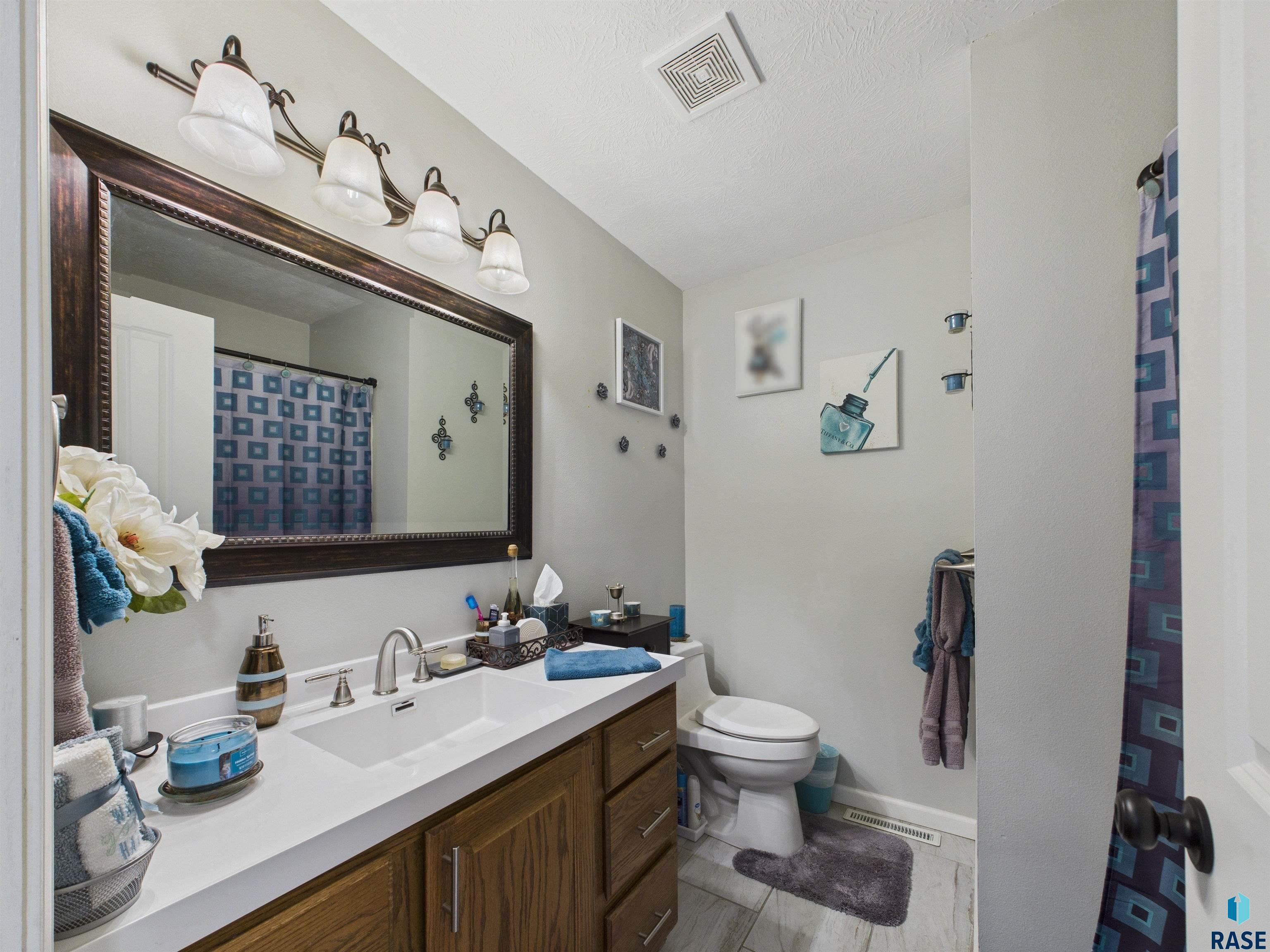 6200 W Oscar Howe Cir