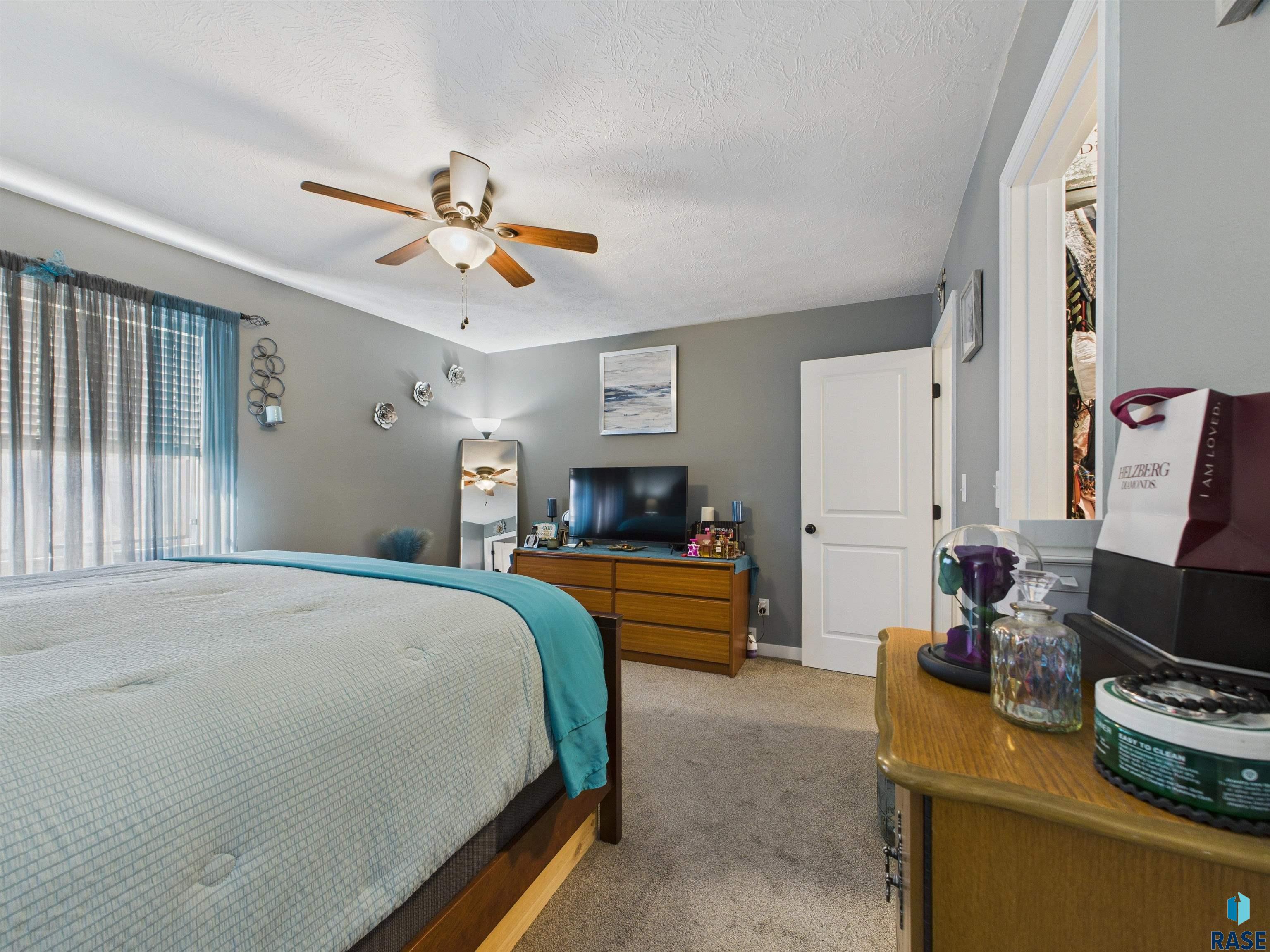6200 W Oscar Howe Cir