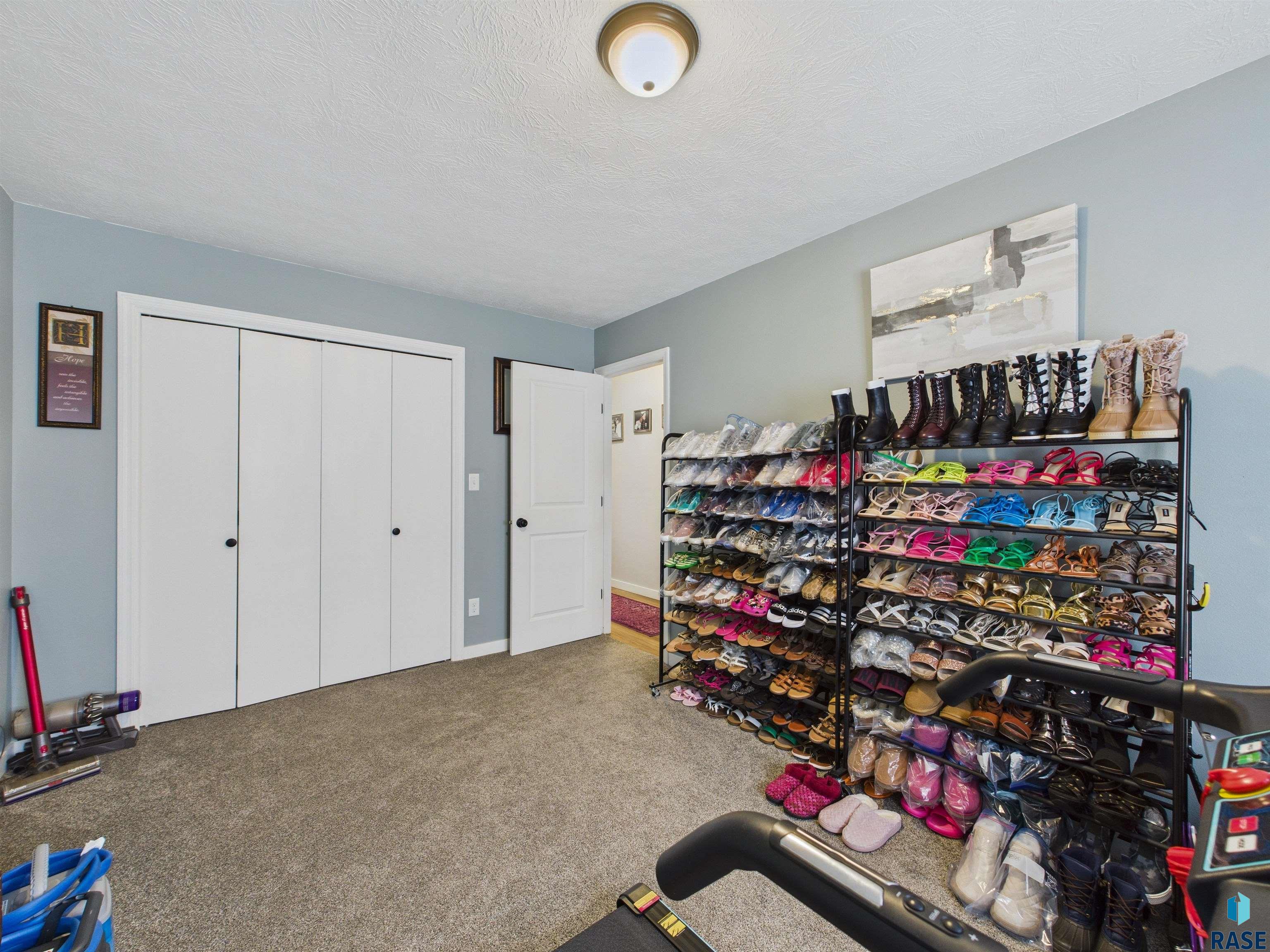 6200 W Oscar Howe Cir