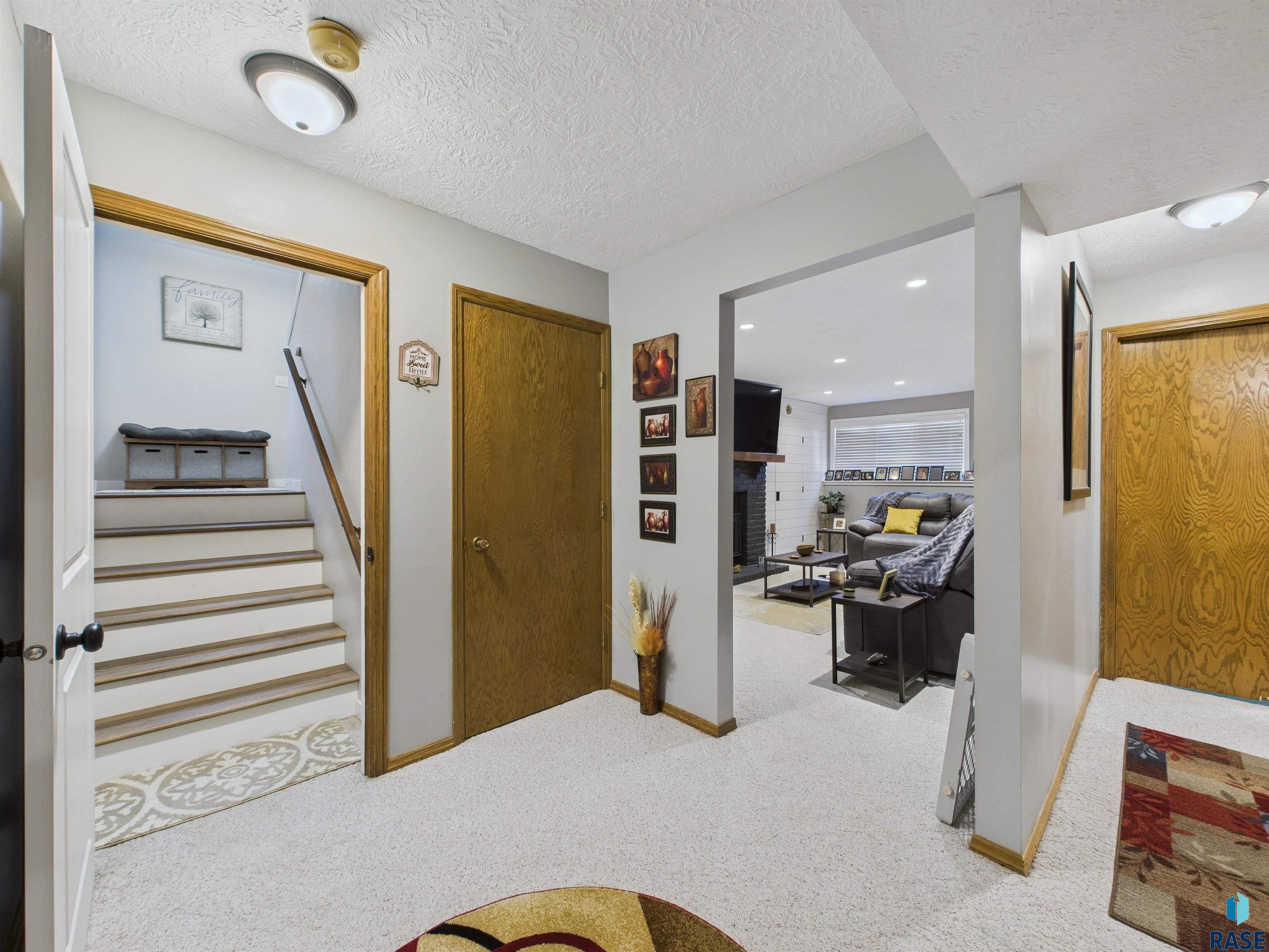 6200 W Oscar Howe Cir