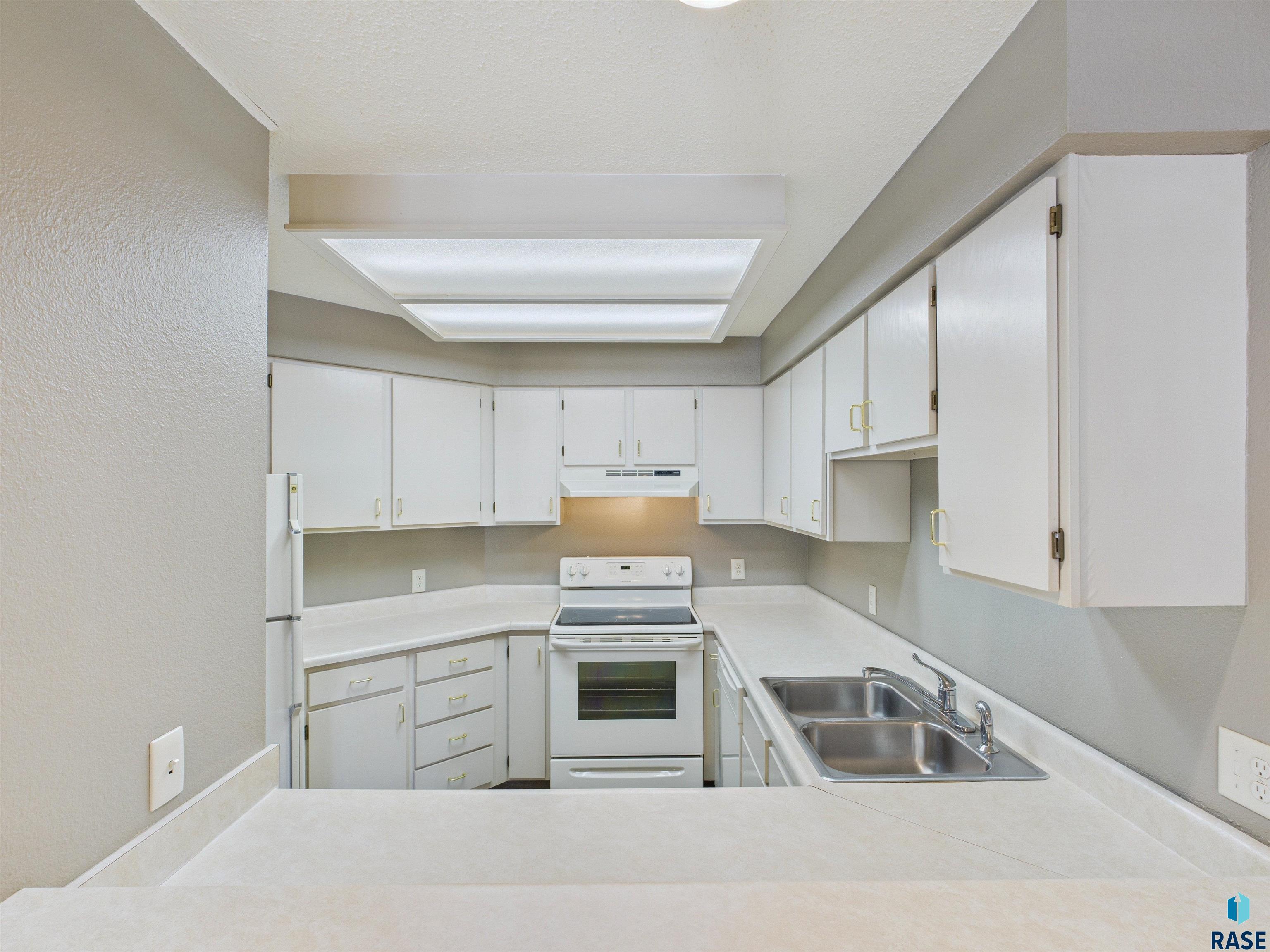 1104 W 57th St 204A