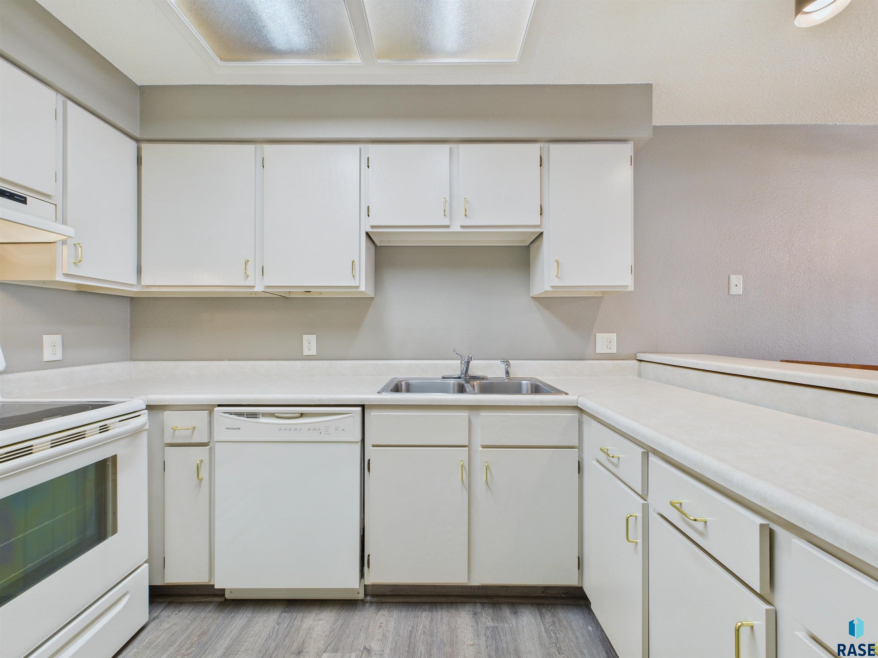1104 W 57th St 204A