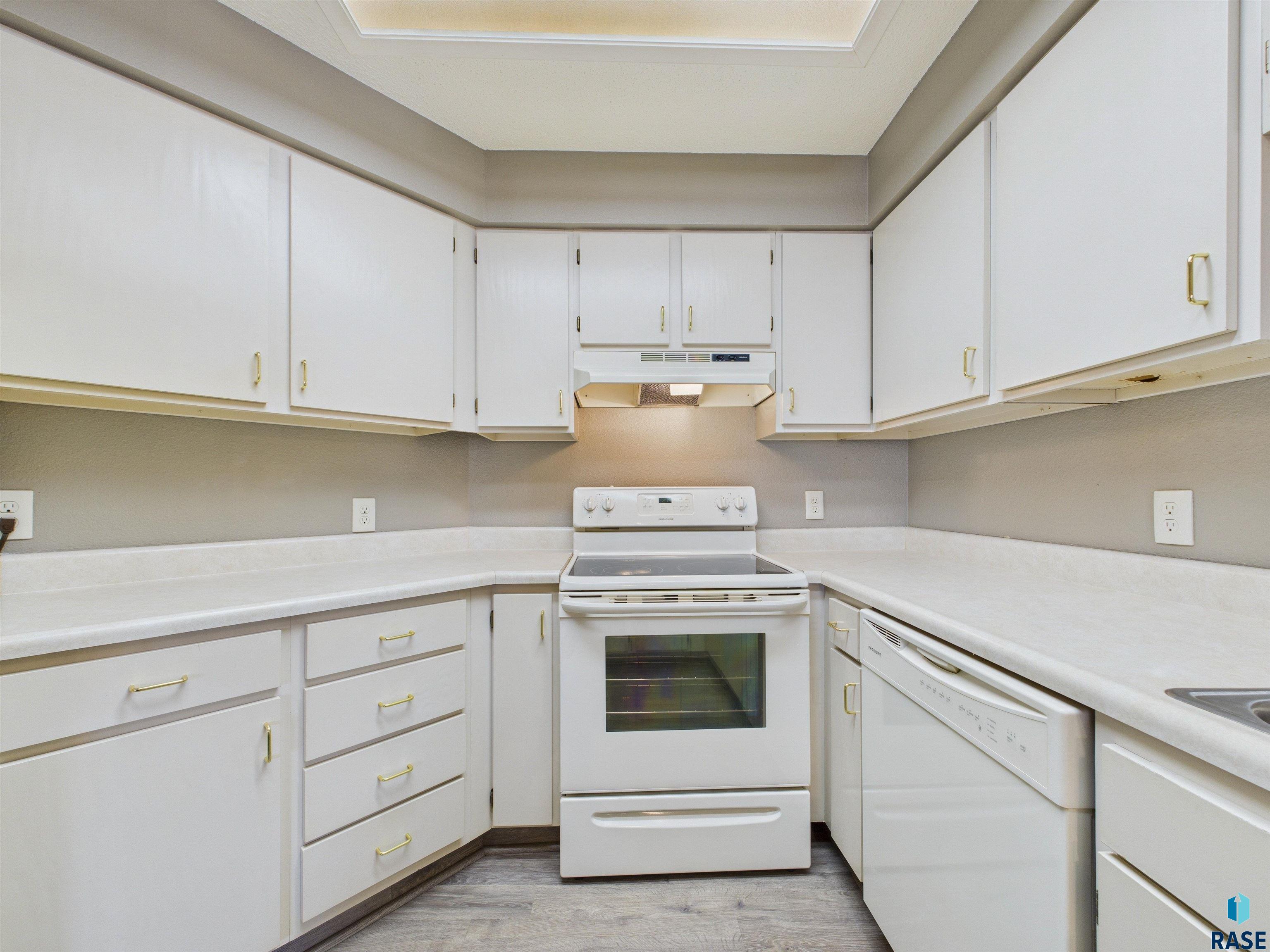1104 W 57th St 204A