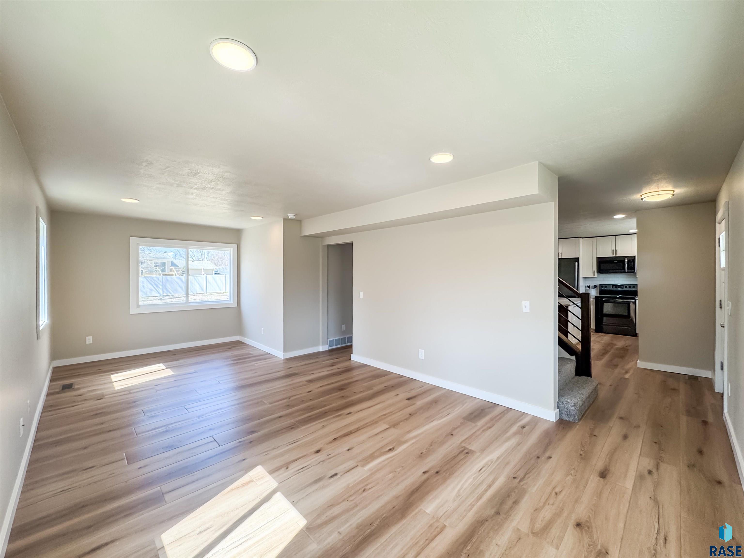 105 N Needles Dr