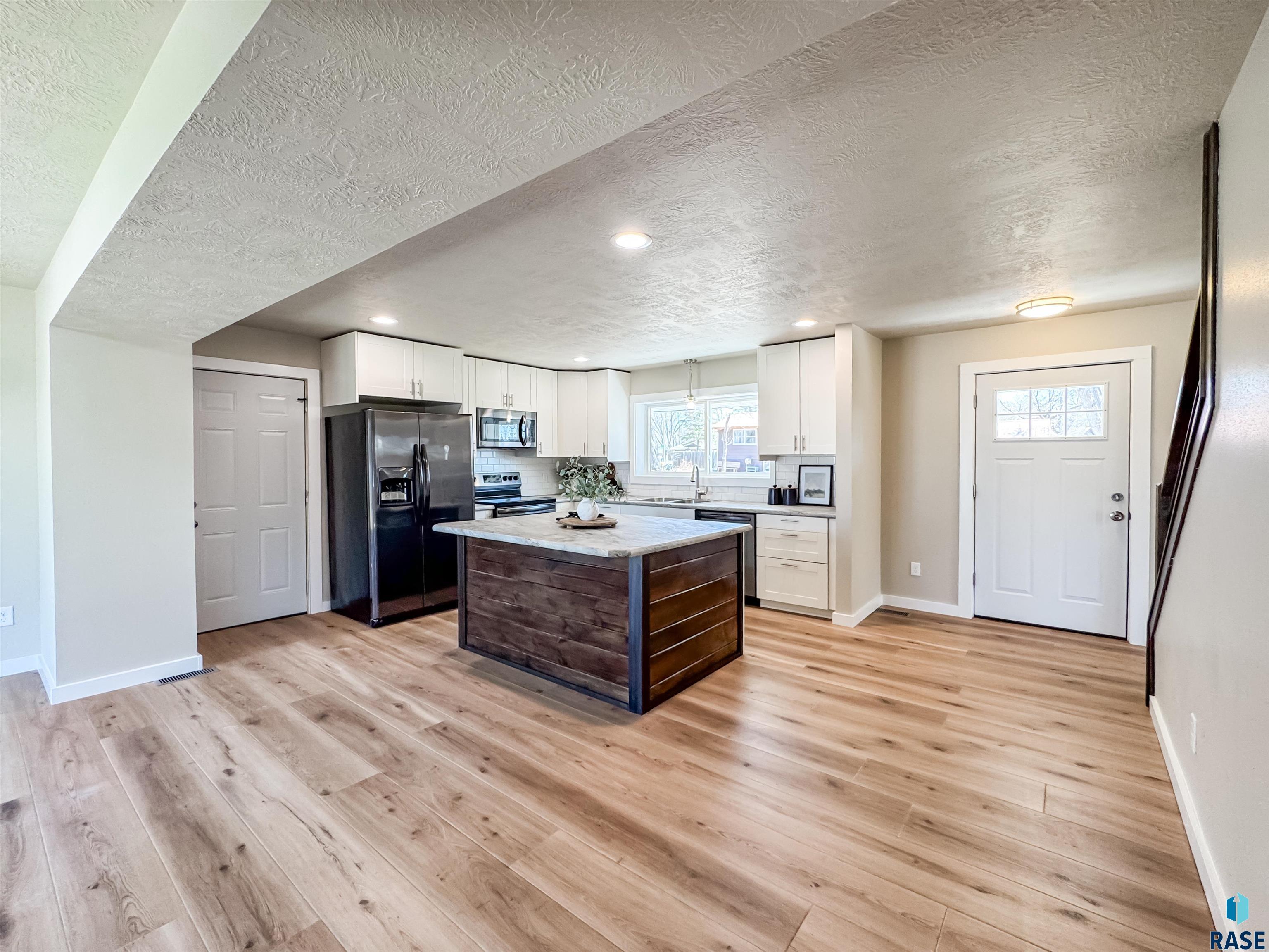 105 N Needles Dr