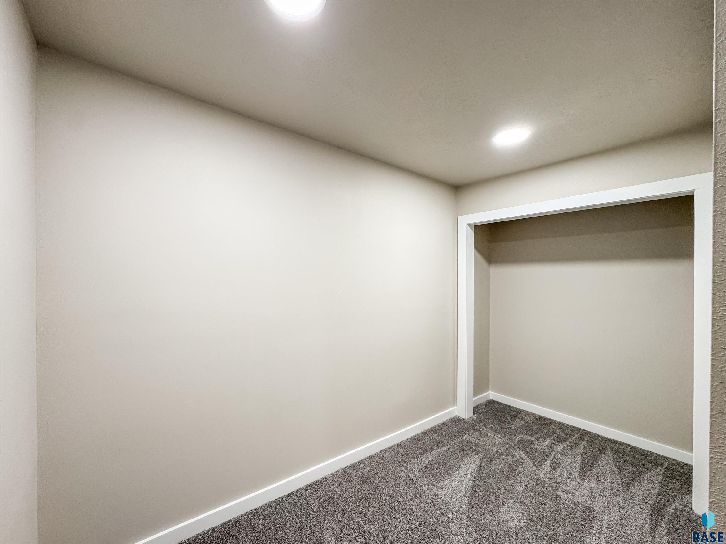 105 N Needles Dr