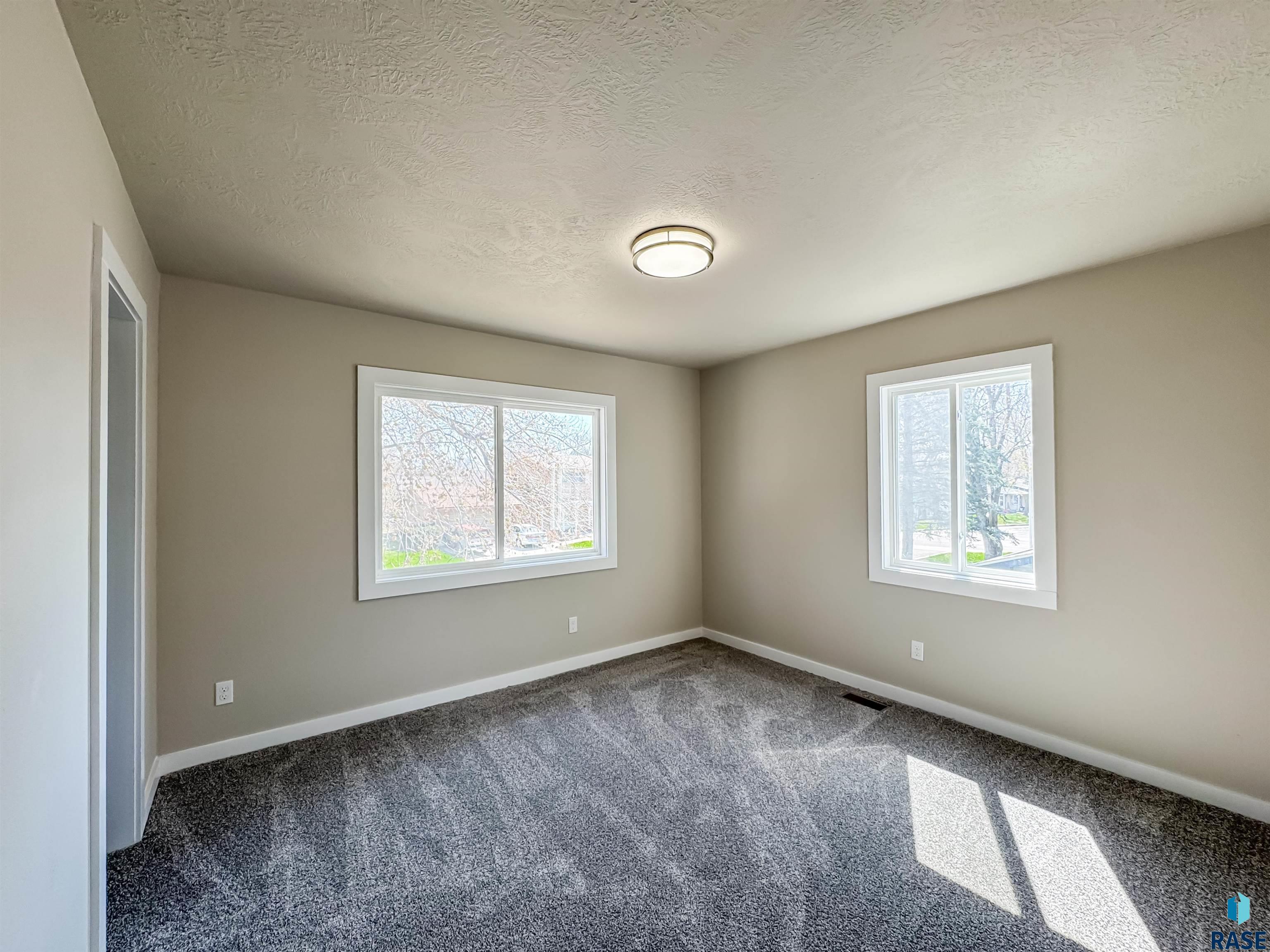 105 N Needles Dr