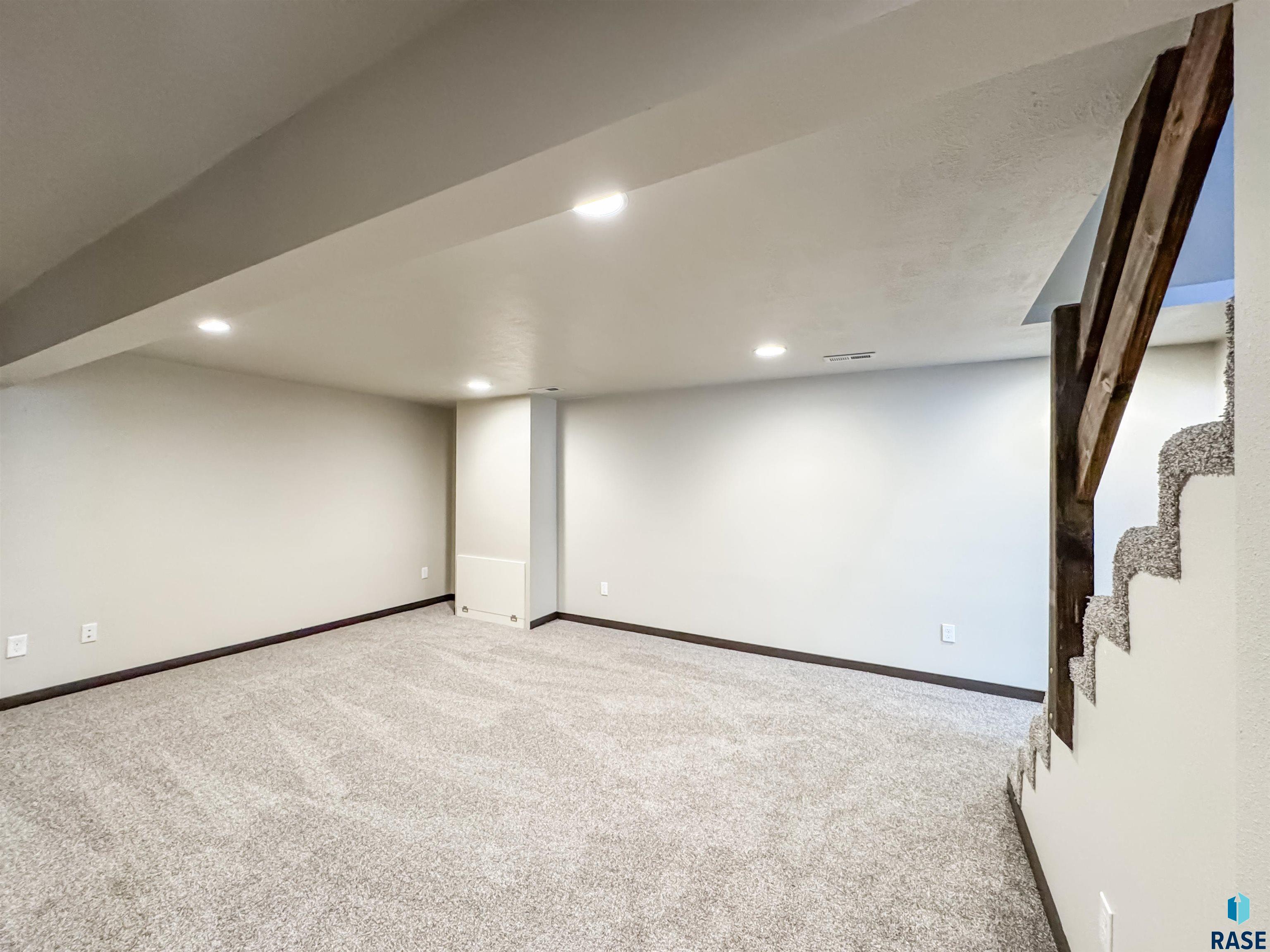 105 N Needles Dr