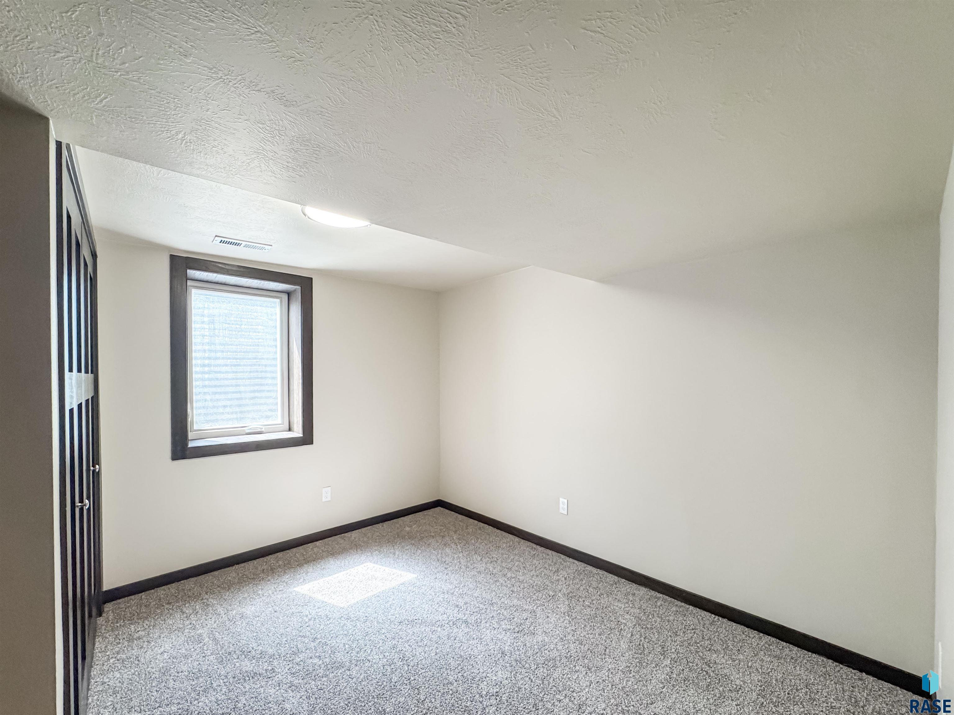 105 N Needles Dr