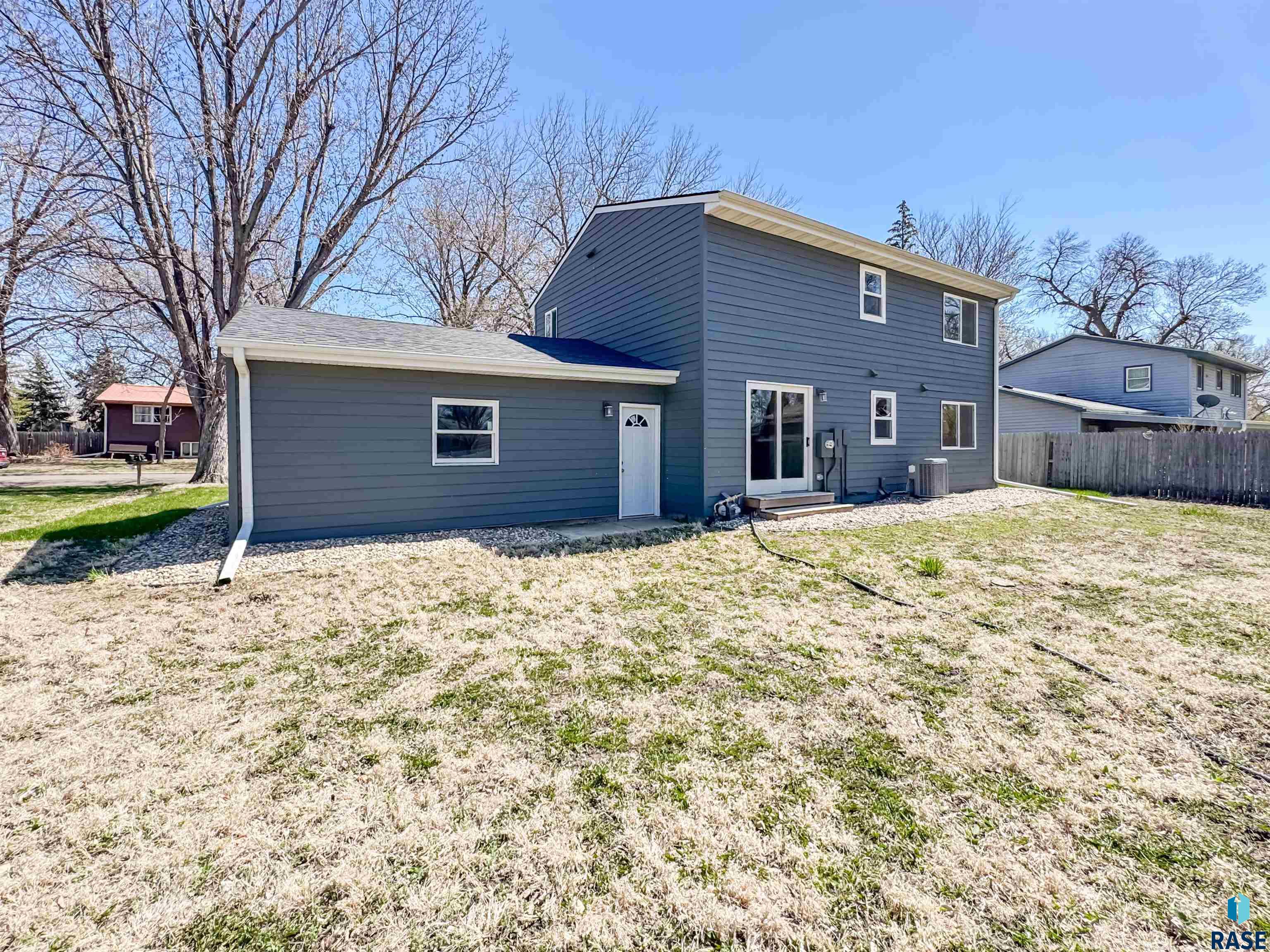 105 N Needles Dr