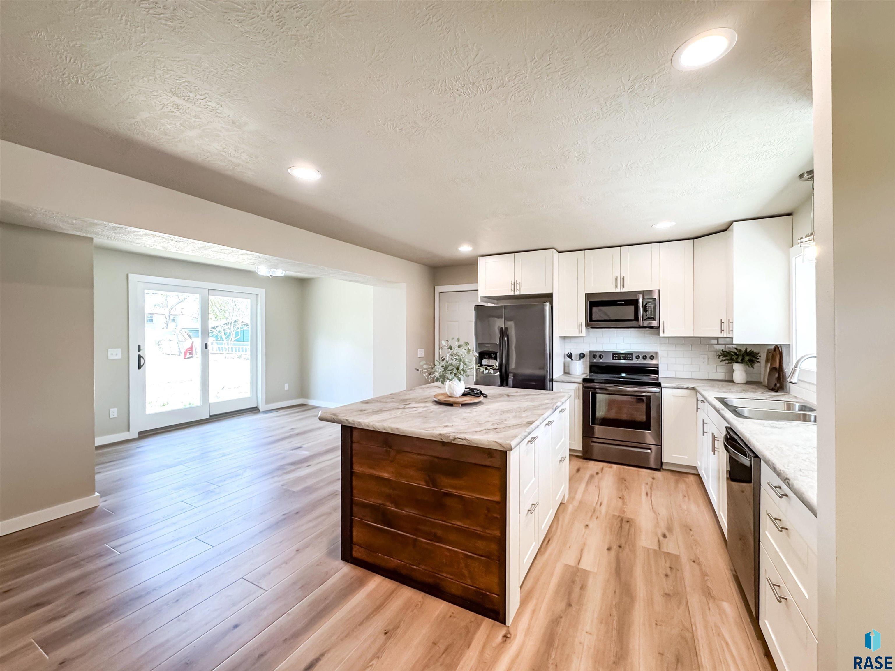 105 N Needles Dr