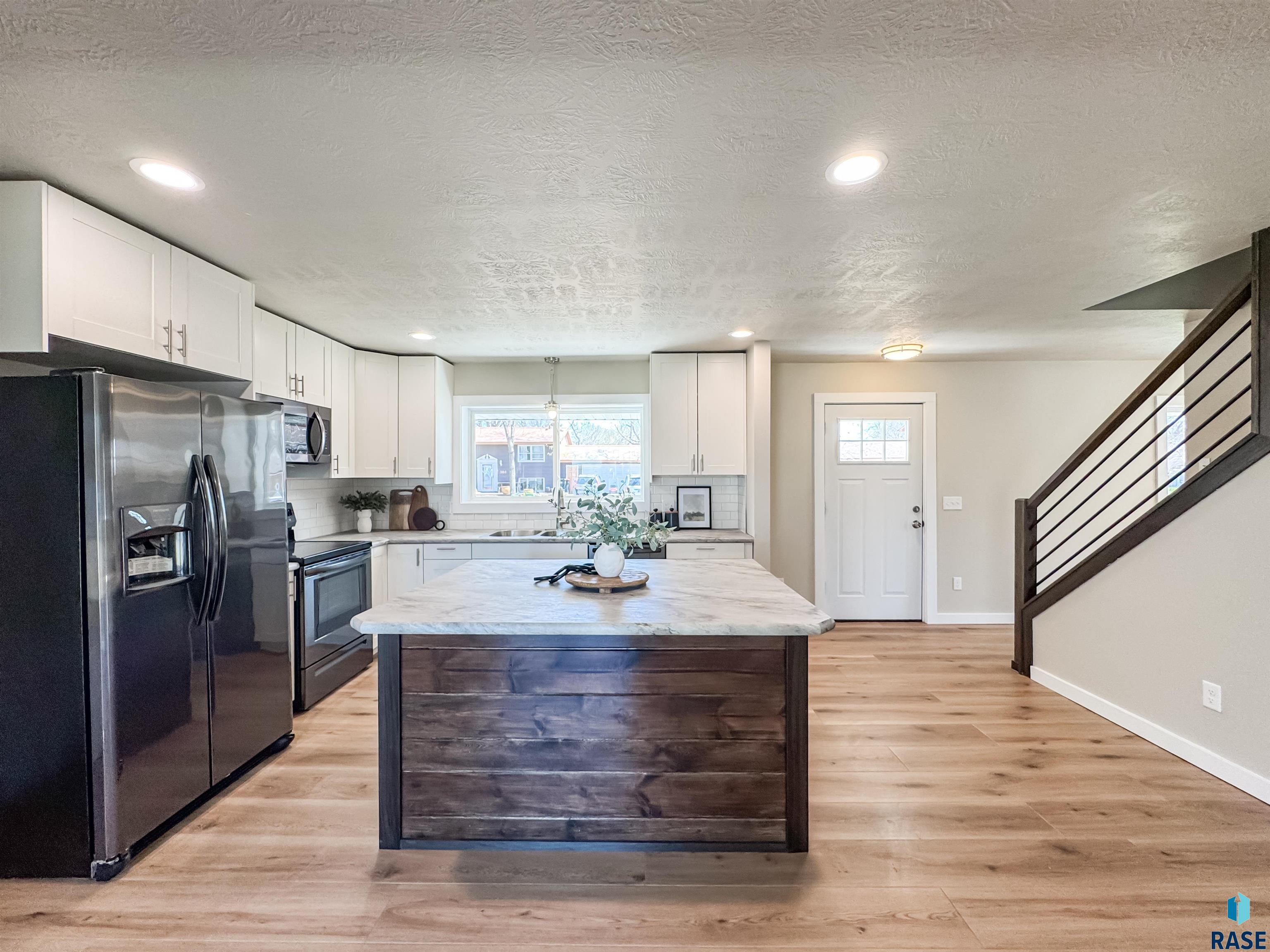 105 N Needles Dr