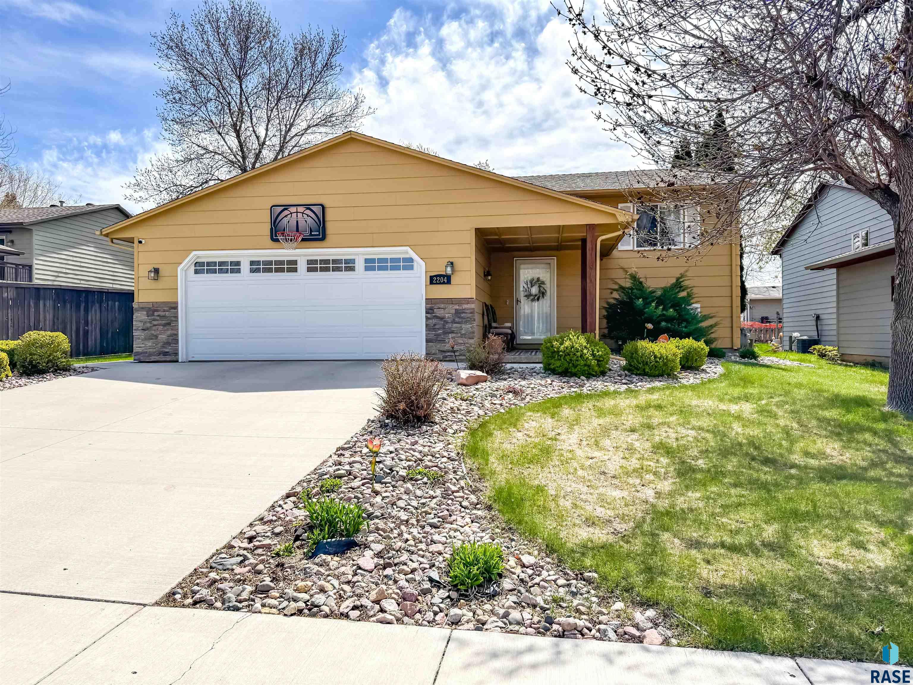 2204 S Melanie Ln
