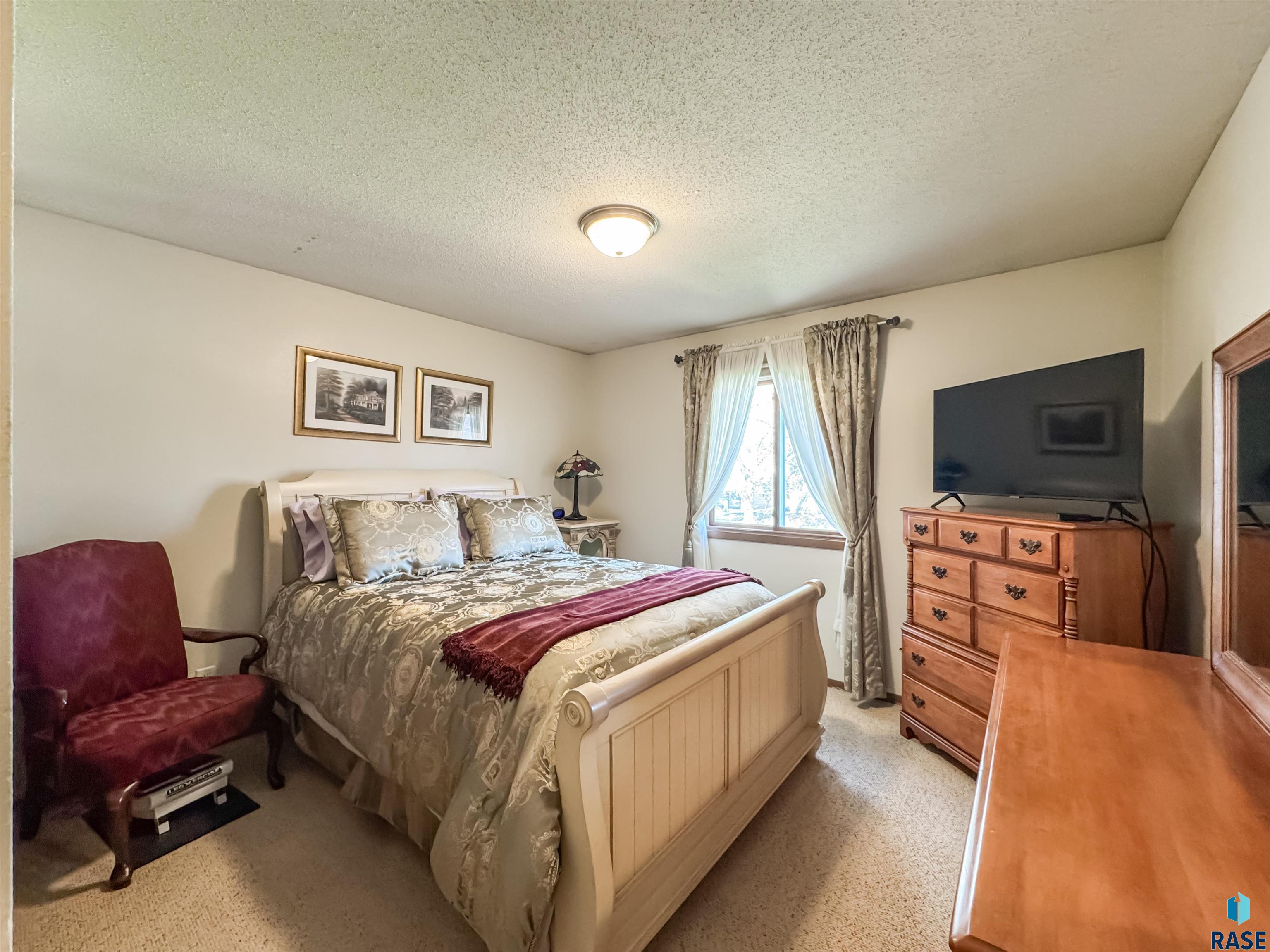 2204 S Melanie Ln