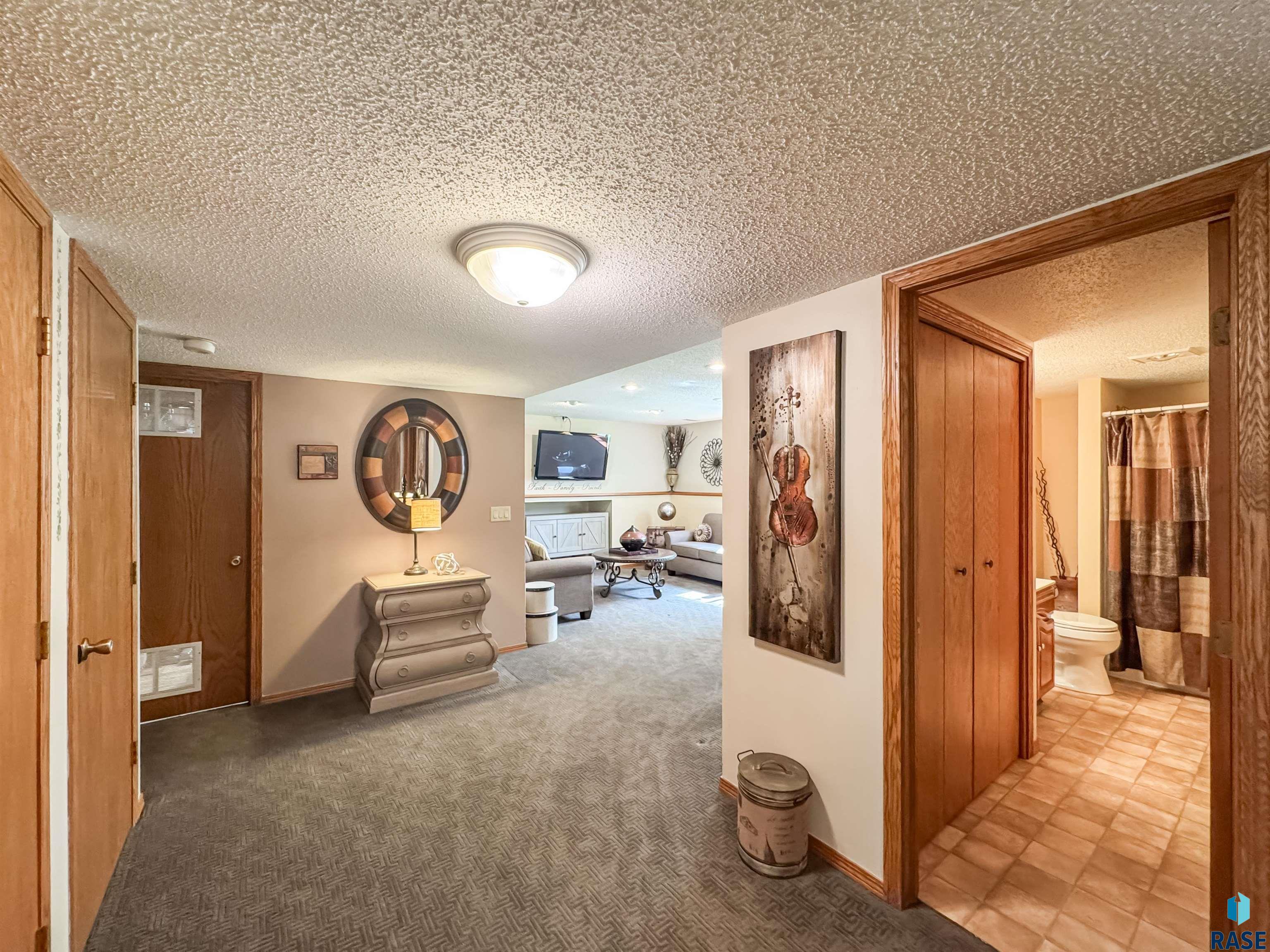 2204 S Melanie Ln