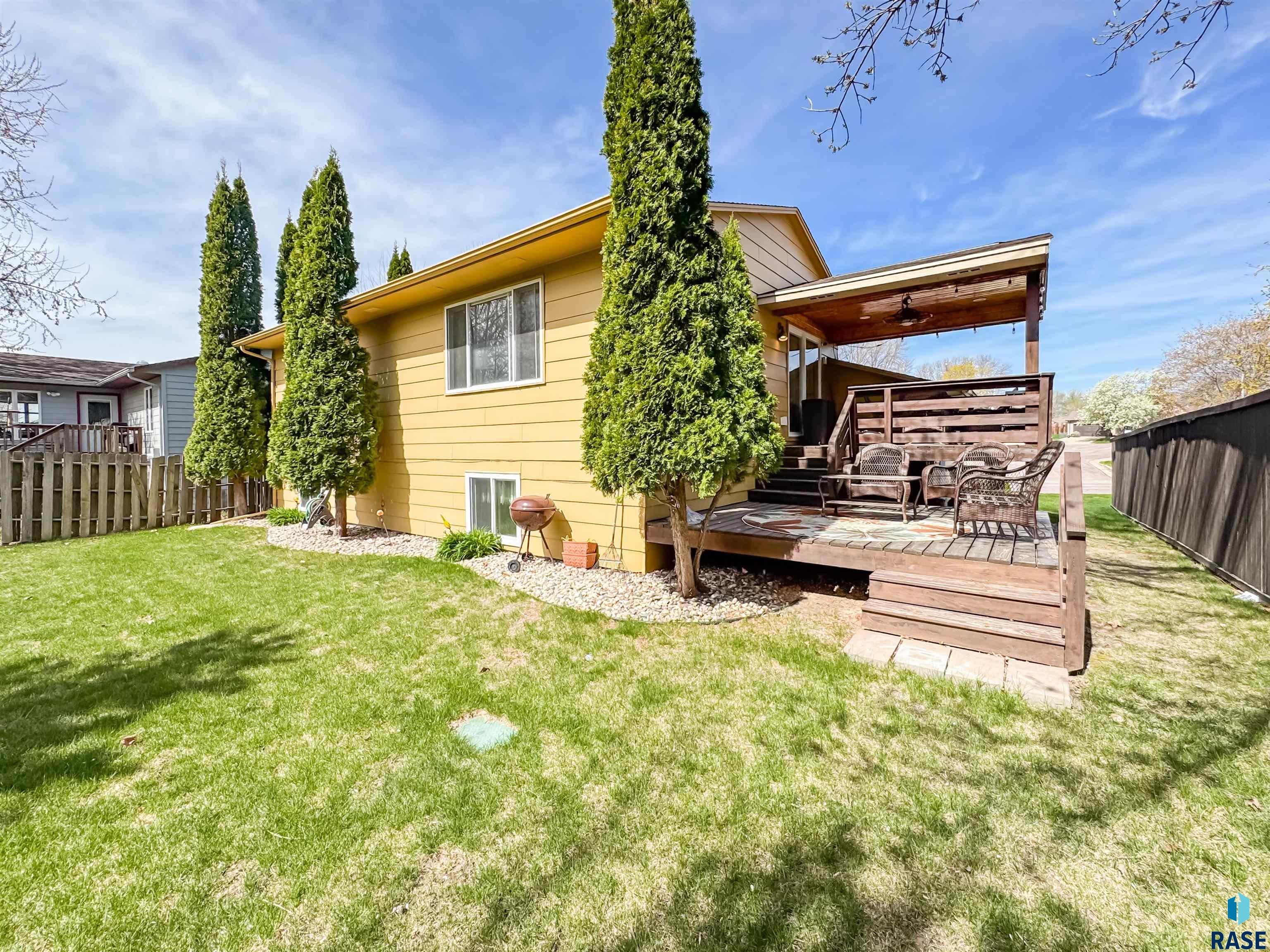2204 S Melanie Ln