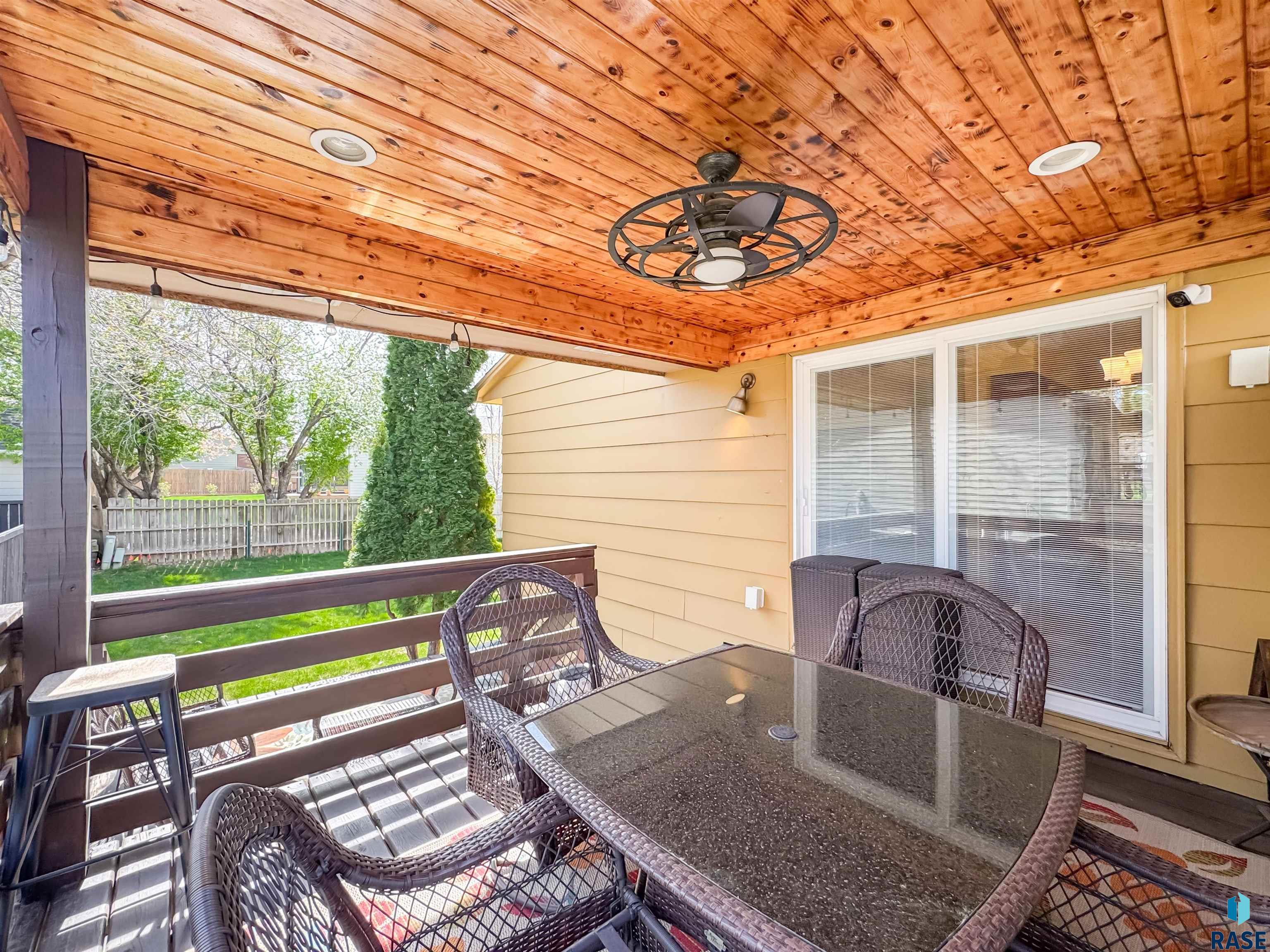2204 S Melanie Ln