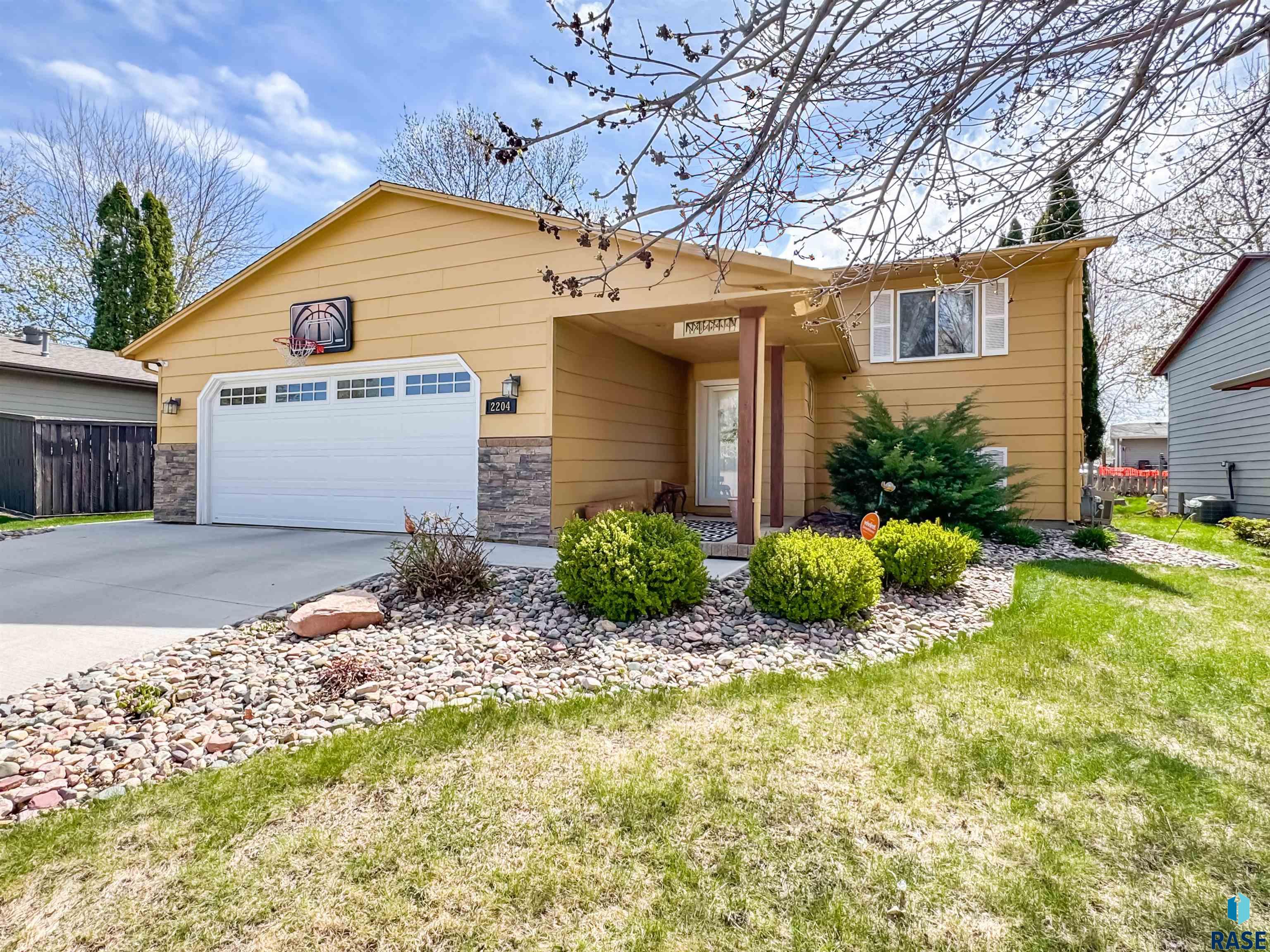 2204 S Melanie Ln