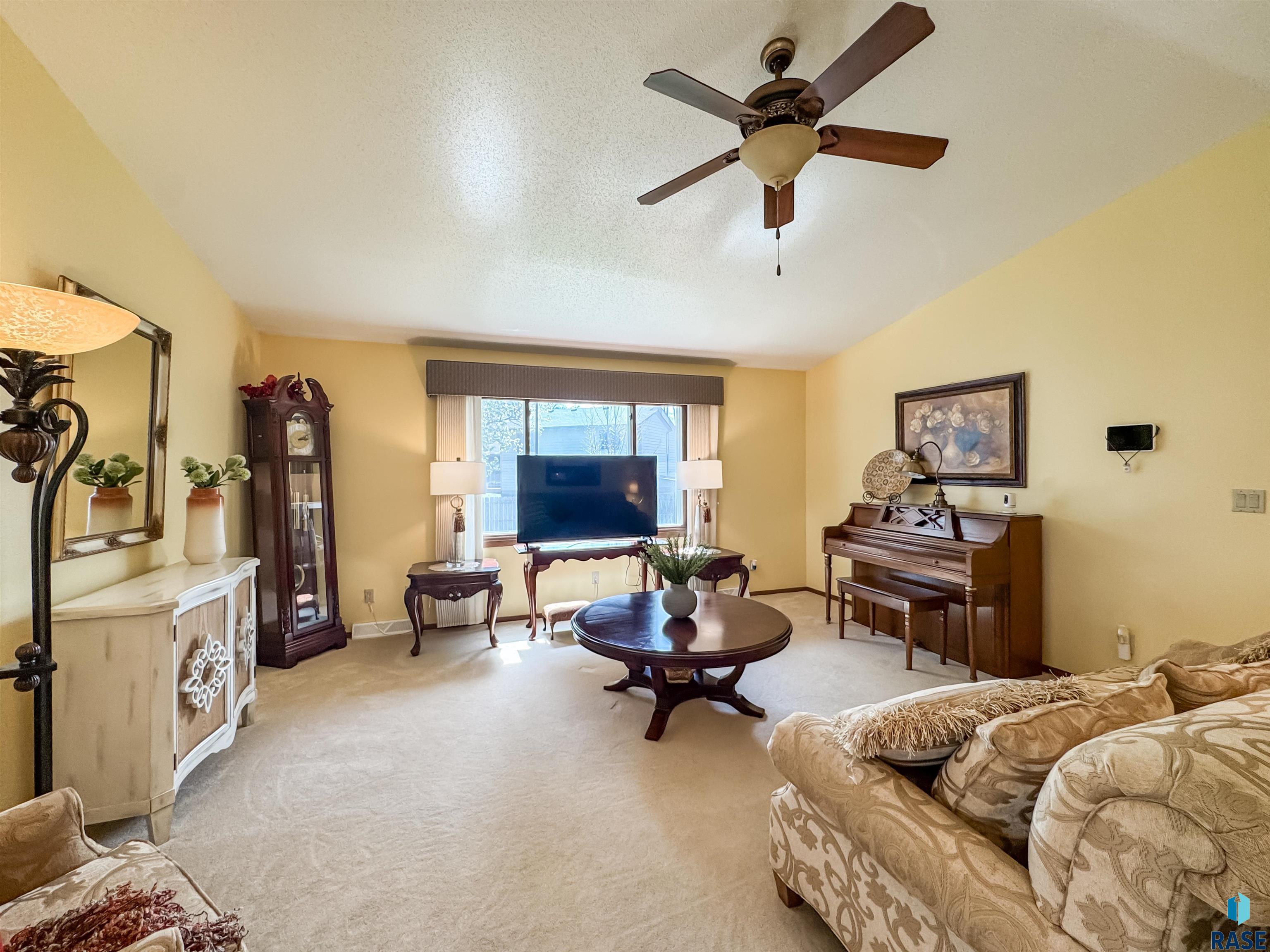2204 S Melanie Ln
