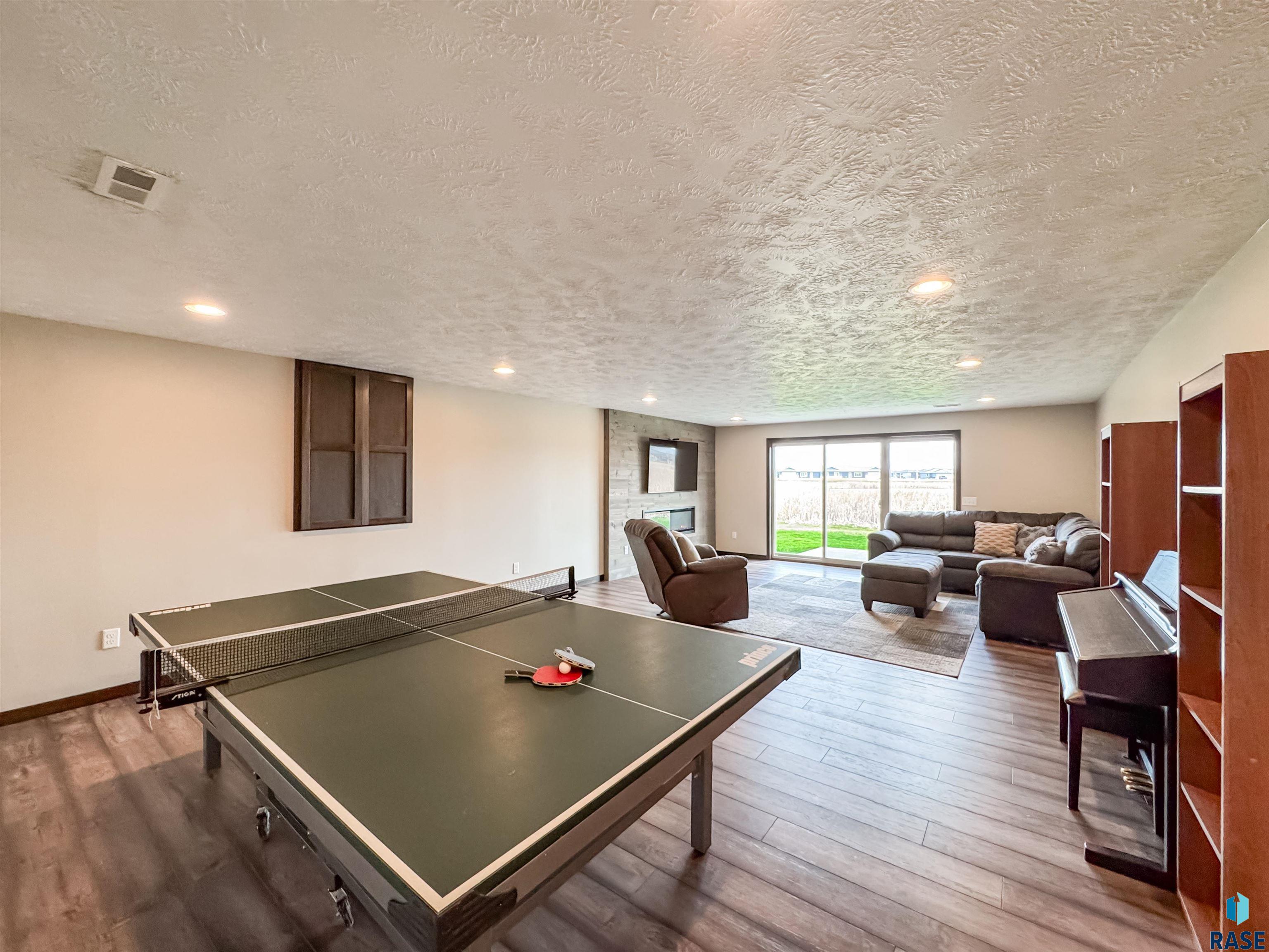 2704 S Keyrell Dr