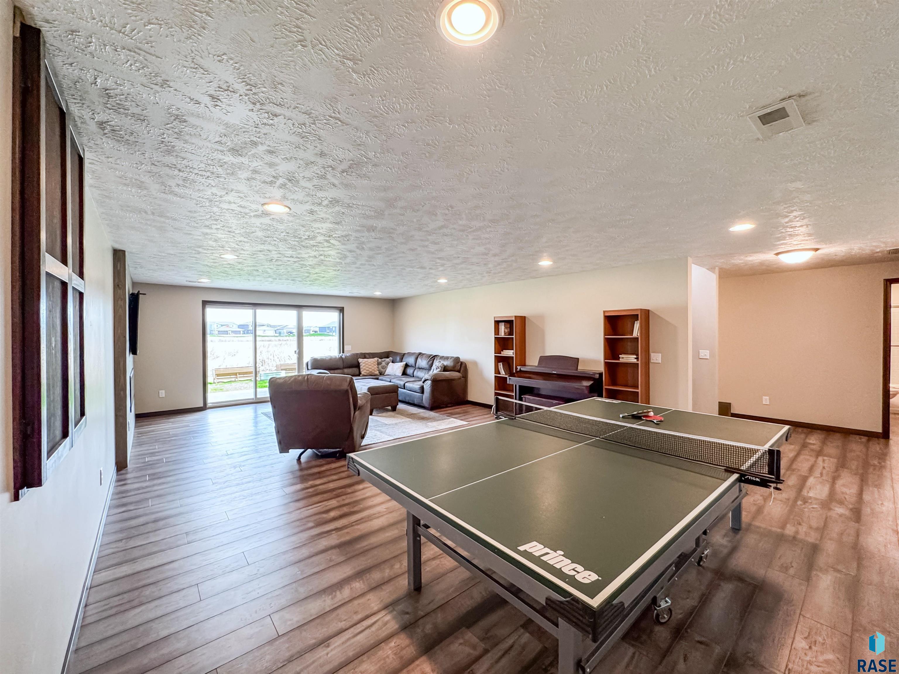 2704 S Keyrell Dr