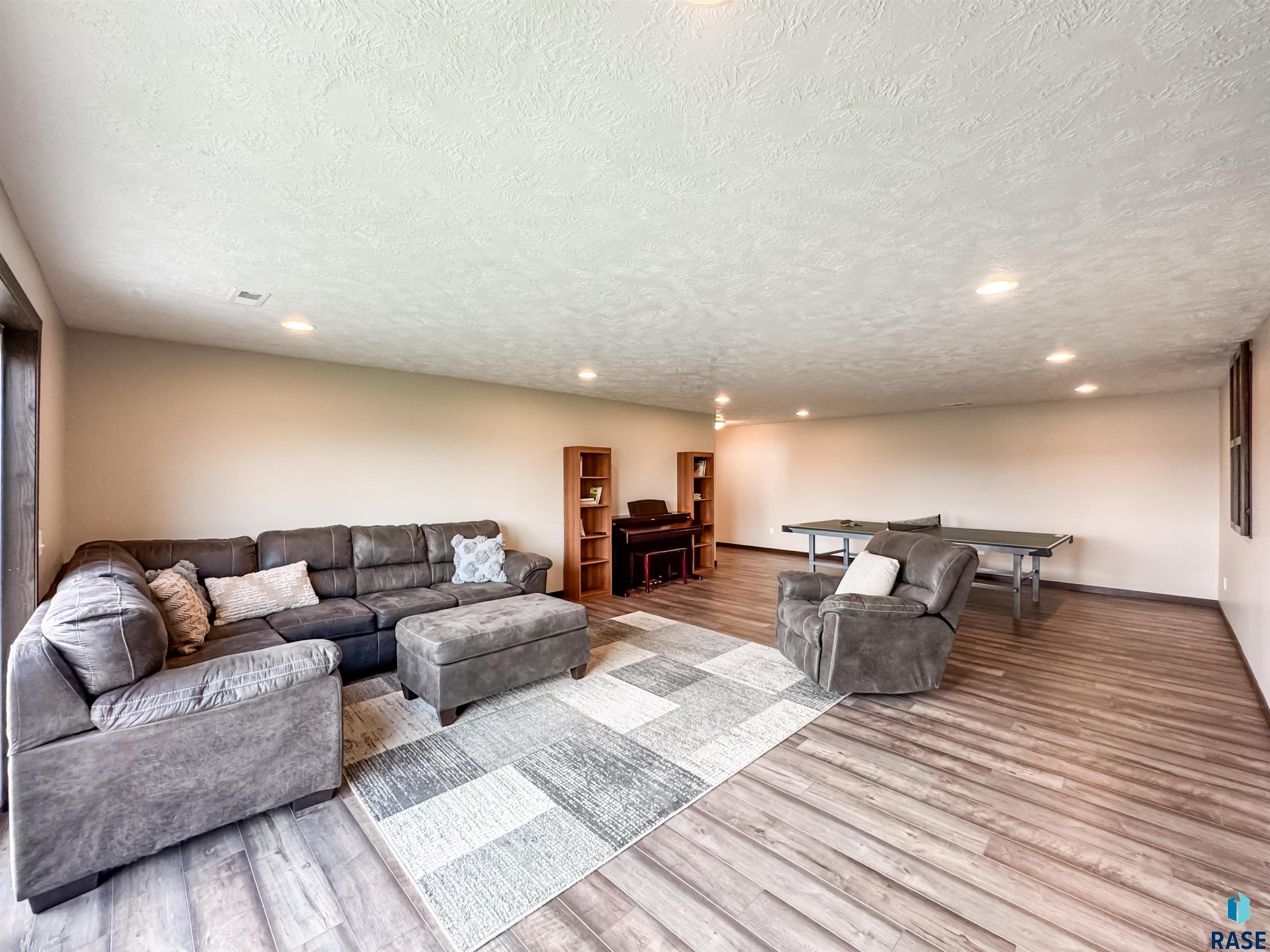 2704 S Keyrell Dr