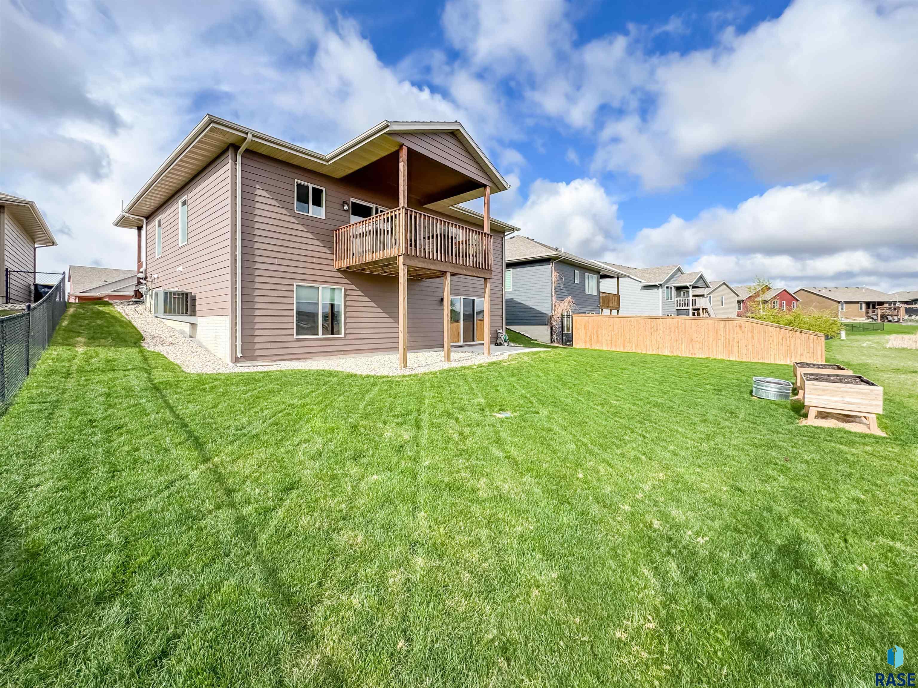 2704 S Keyrell Dr