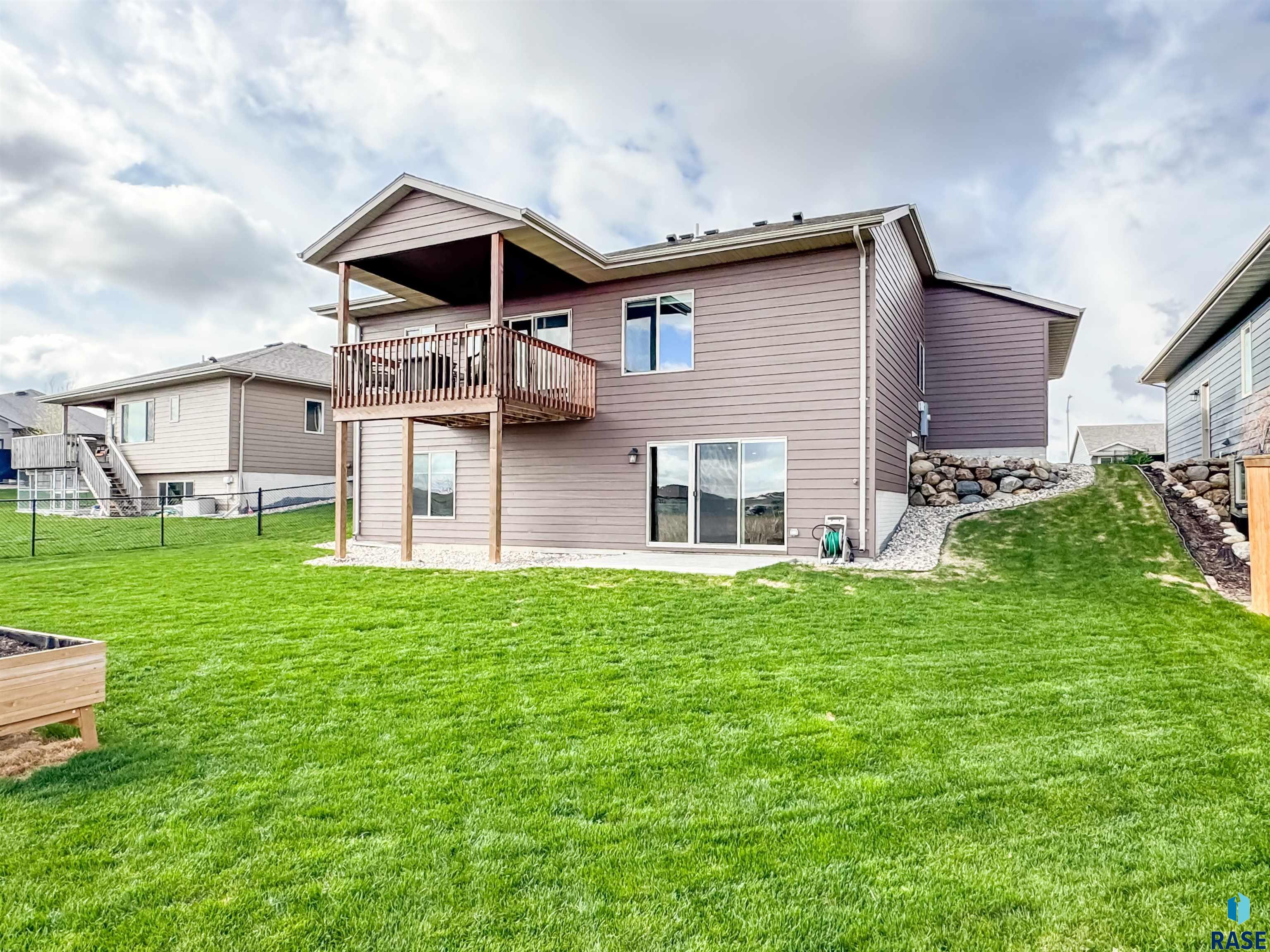 2704 S Keyrell Dr