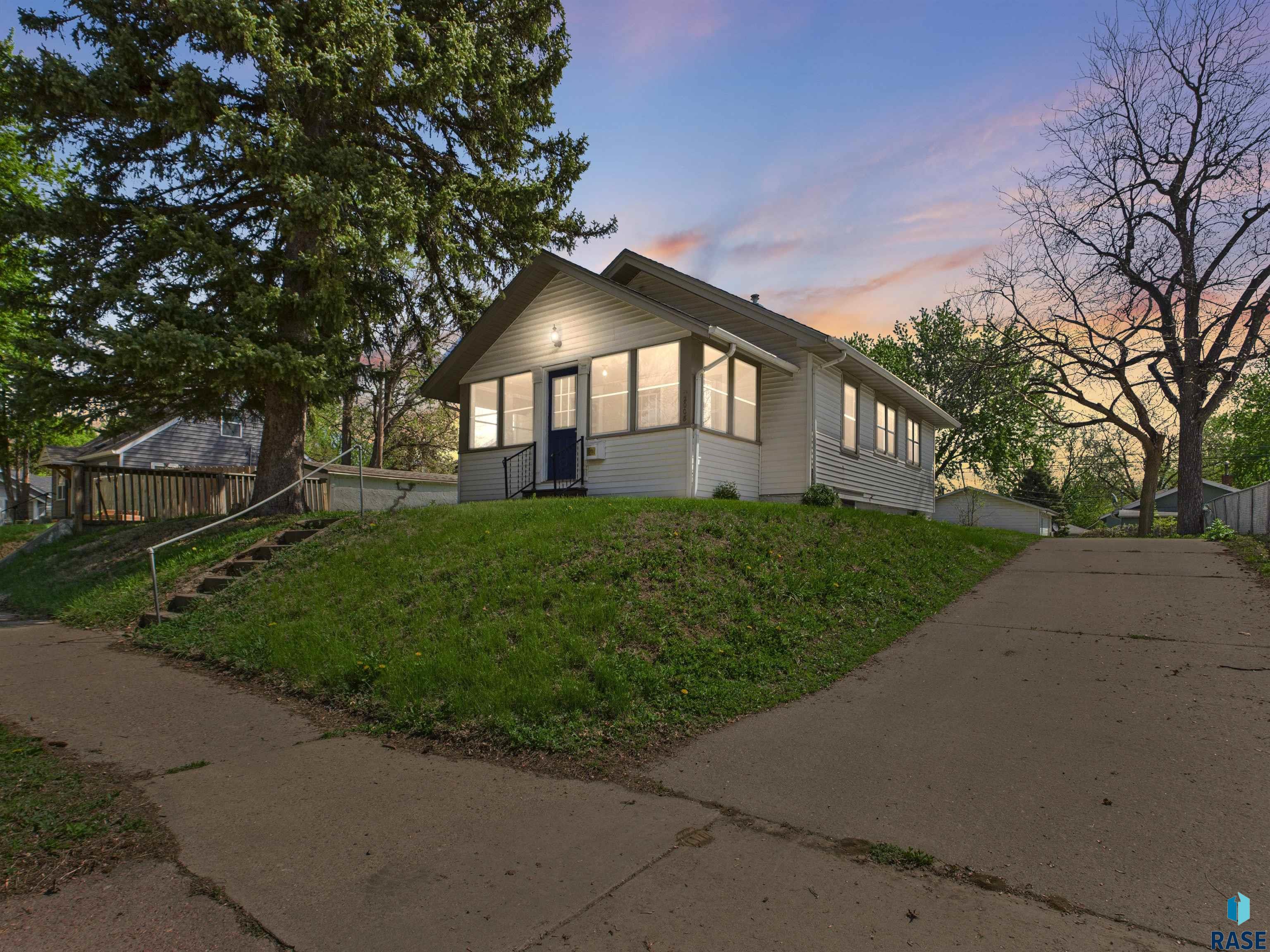 2008 S Norton Ave