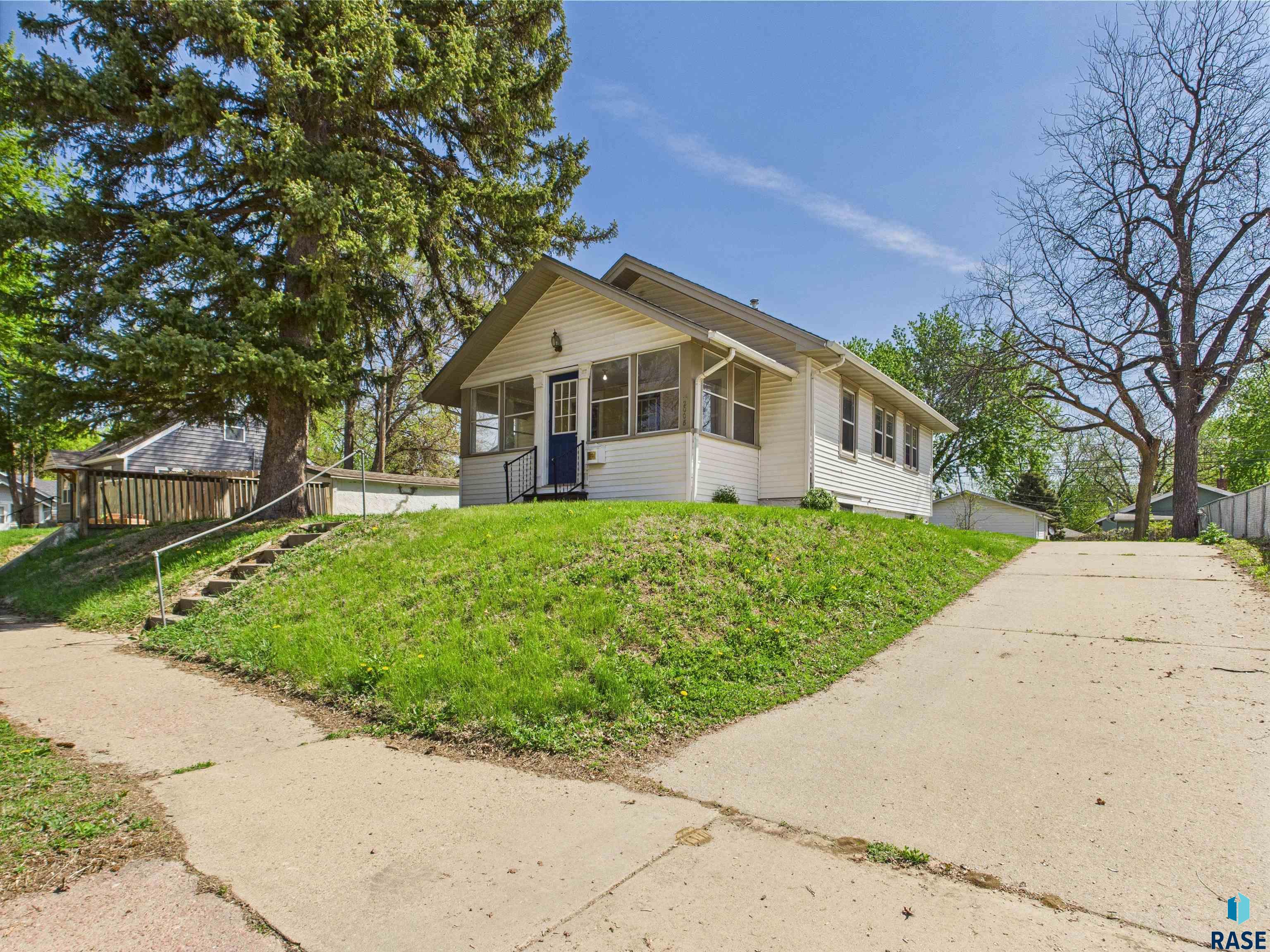 2008 S Norton Ave