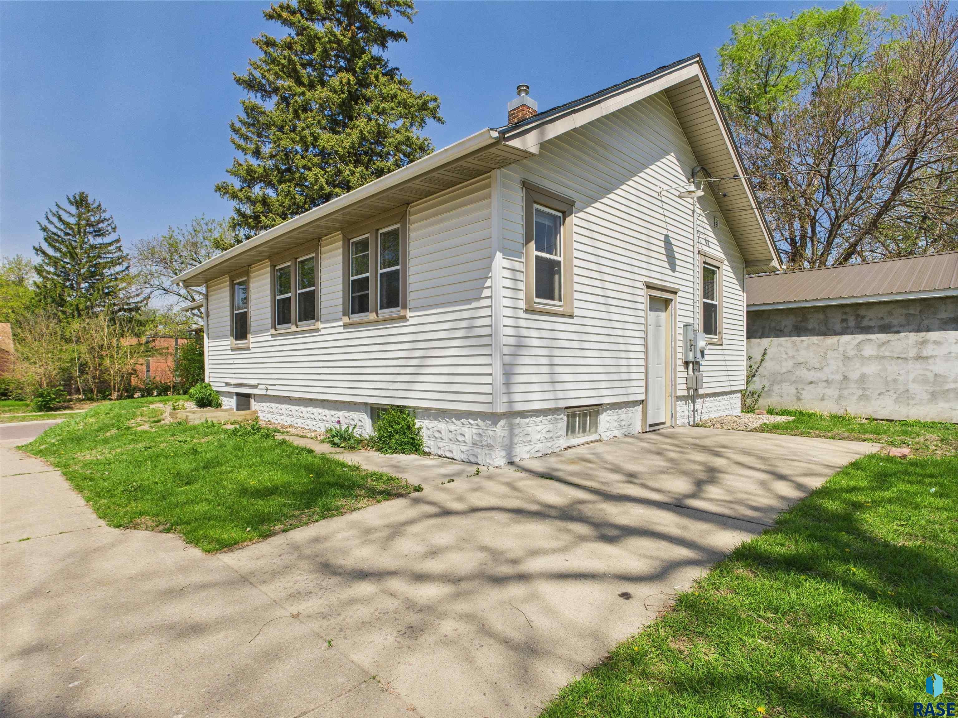 2008 S Norton Ave