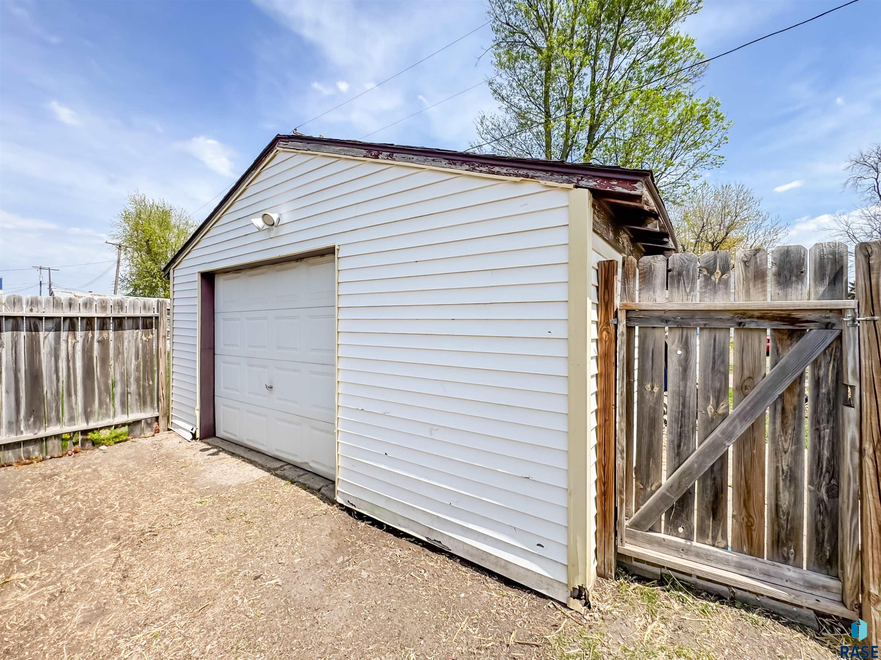 312 Granite Ave