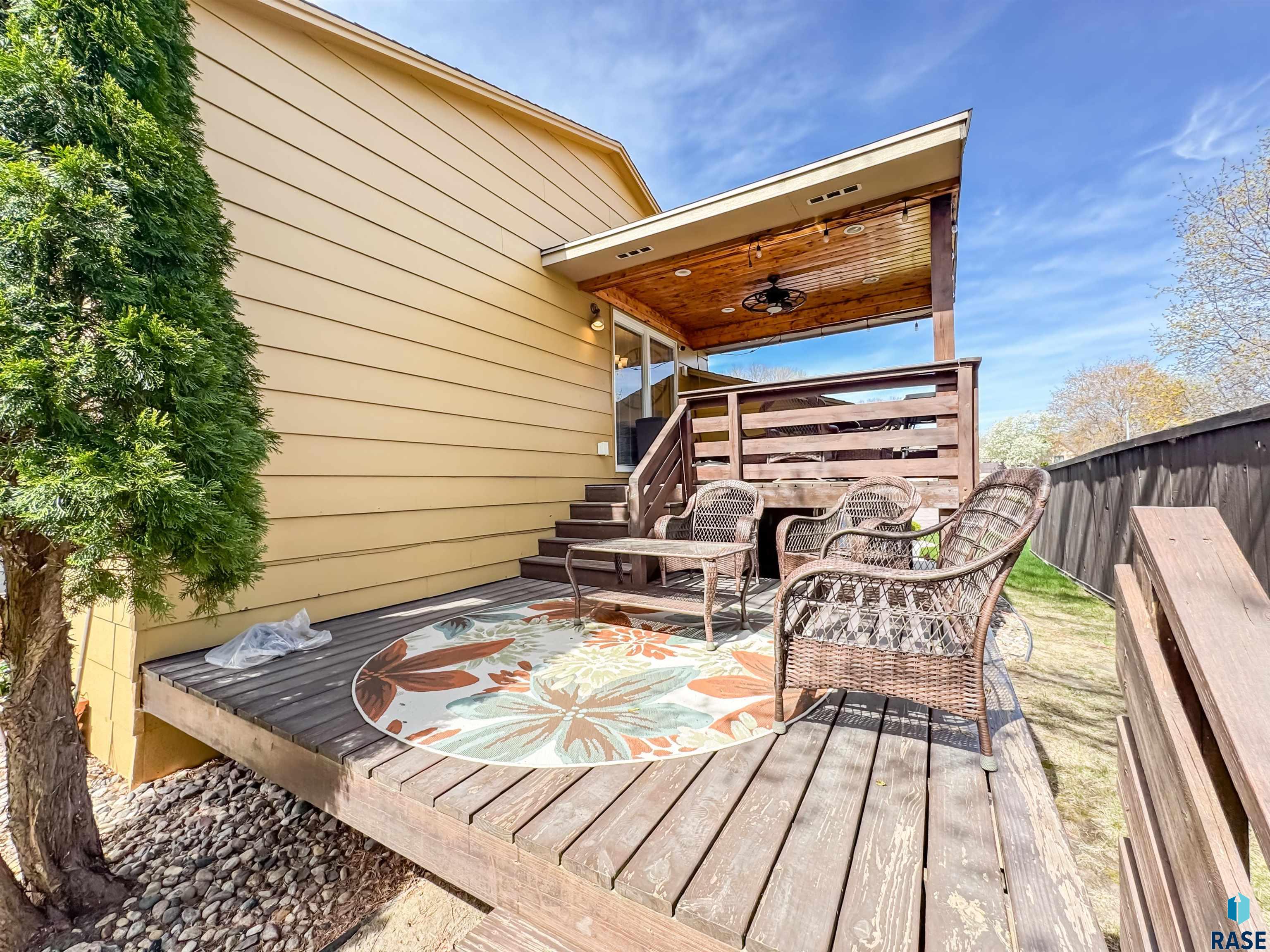 2204 S Melanie Ln