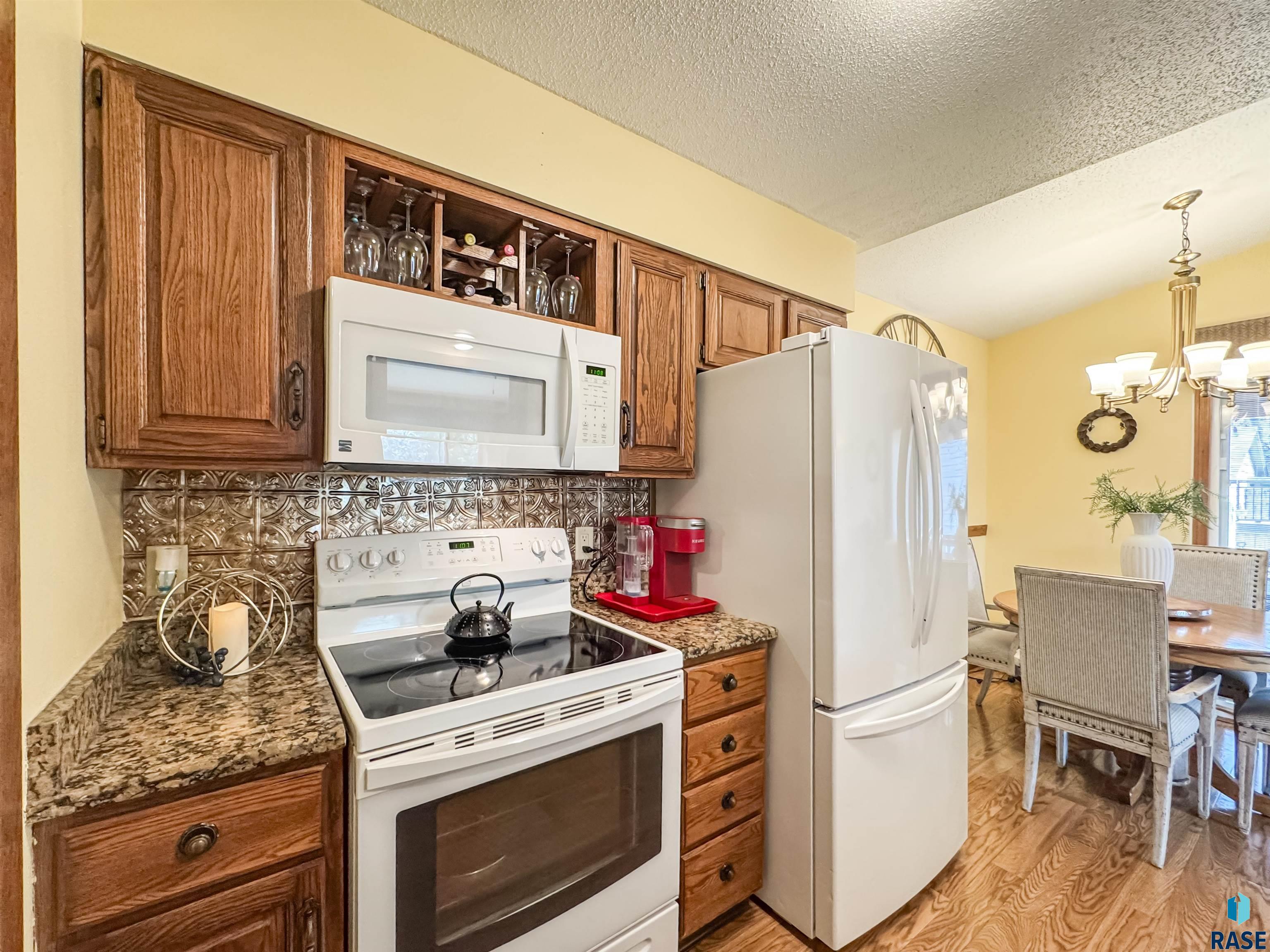 2204 S Melanie Ln